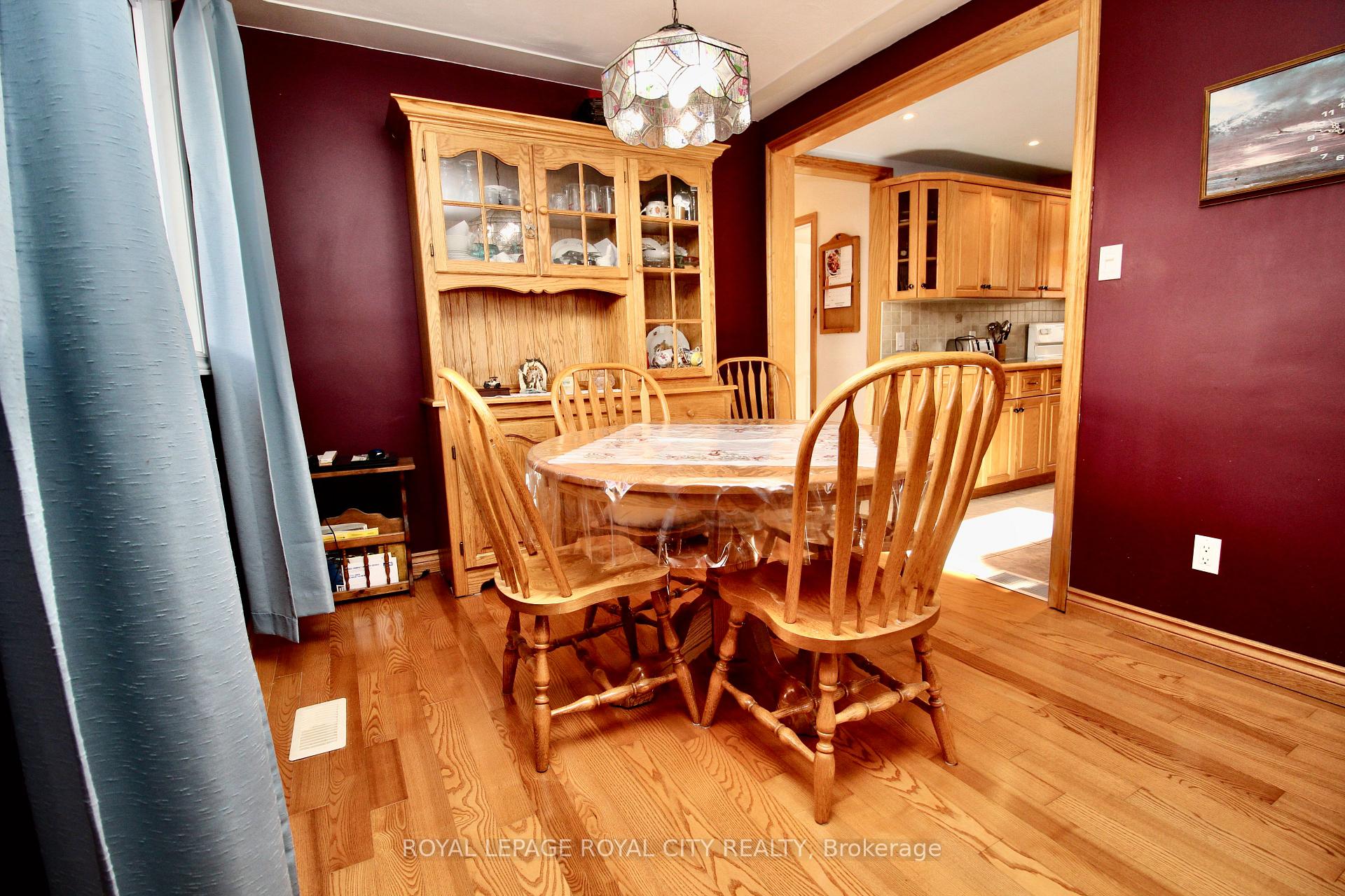 Photo 10 of 40 Kelly Drive, Kitchener — HOMEH