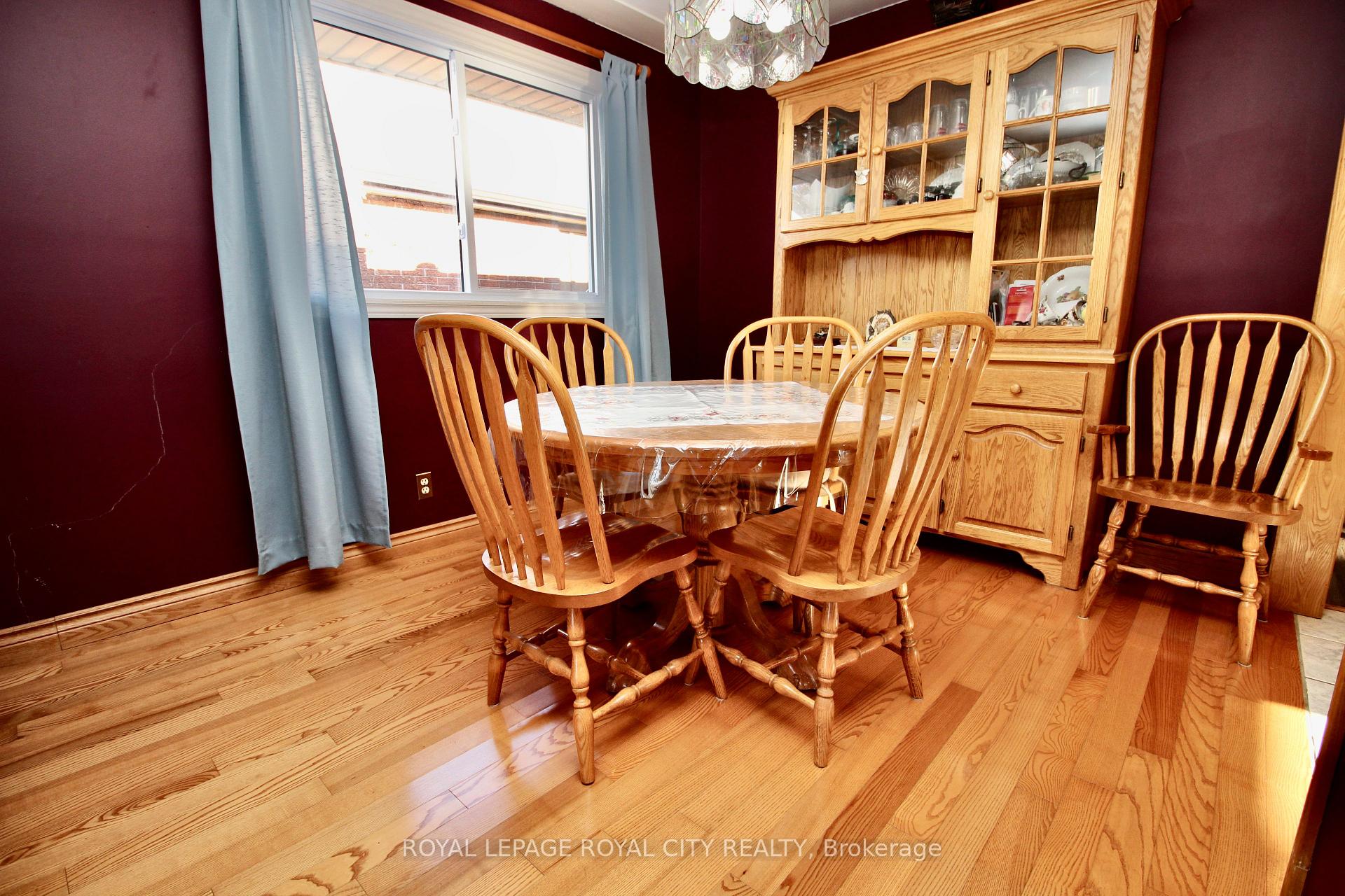 Photo 11 of 40 Kelly Drive, Kitchener — HOMEH