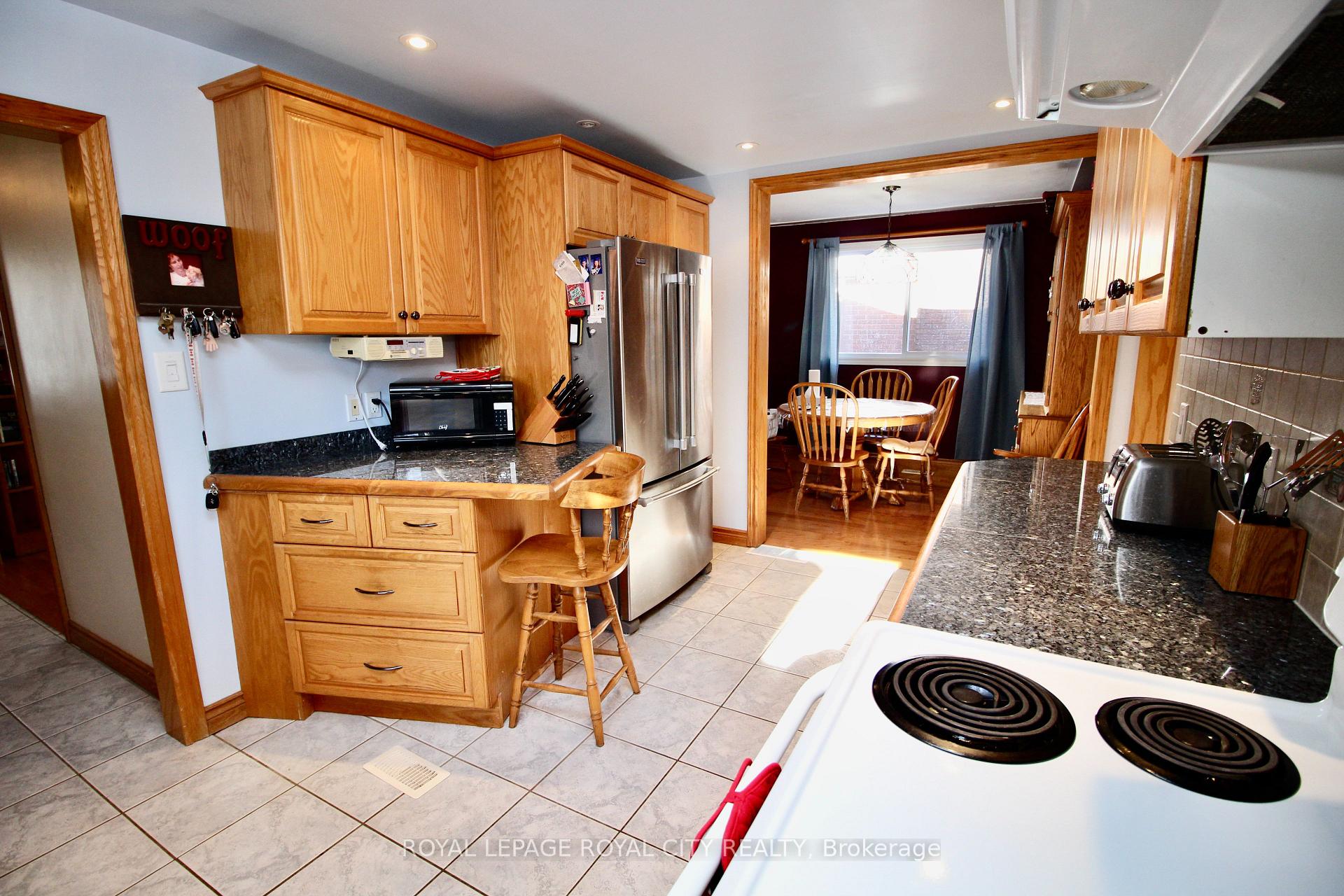 Photo 12 of 40 Kelly Drive, Kitchener — HOMEH