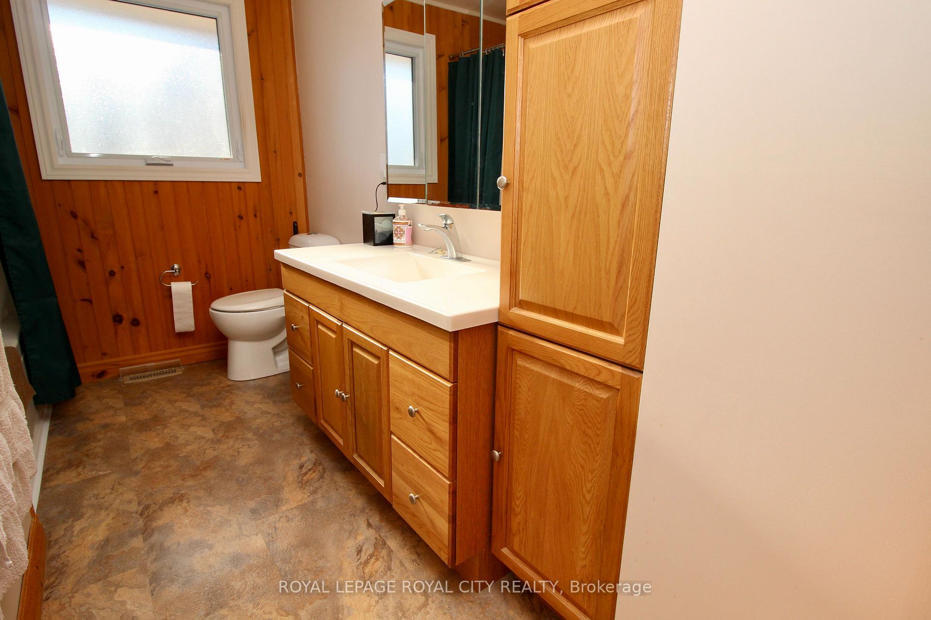 Photo 18 of 40 Kelly Drive, Kitchener — HOMEH