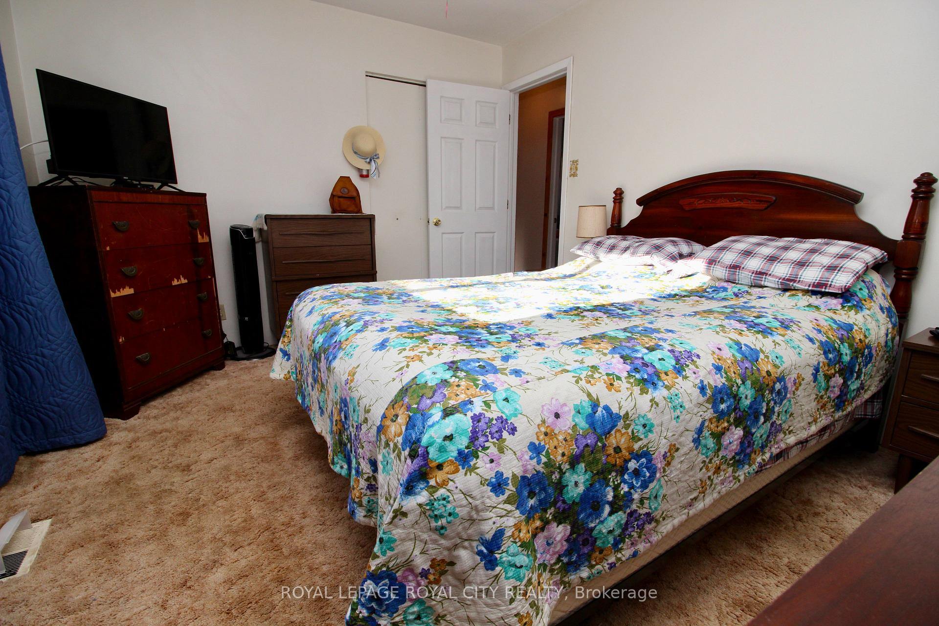 Photo 19 of 40 Kelly Drive, Kitchener — HOMEH