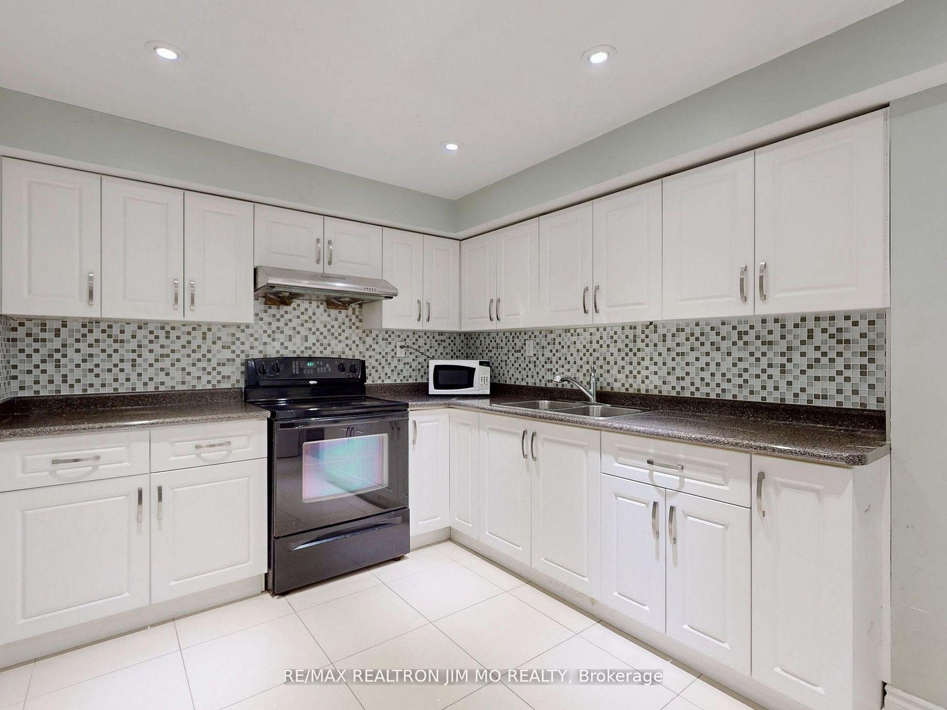 Photo 10 of Unit Bsmt, 40 Gladiator Road, Markham, Bullock — HOMEH