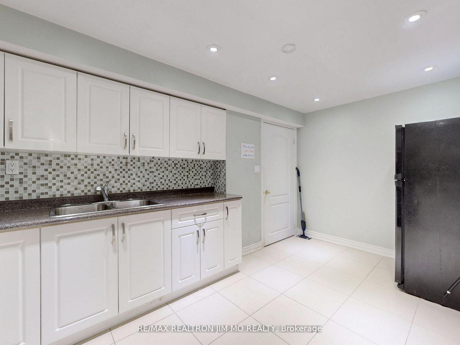 Photo 11 of Unit Bsmt, 40 Gladiator Road, Markham, Bullock — HOMEH