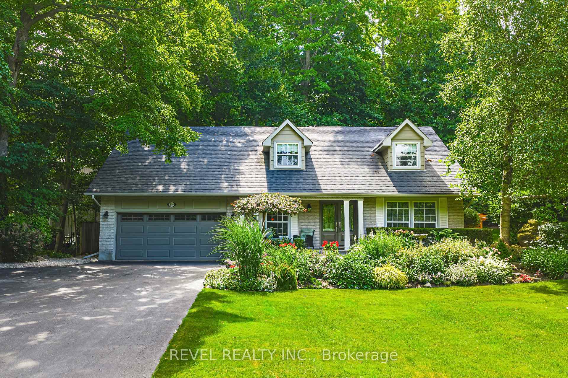 Front of 116 Campbell Avenue E