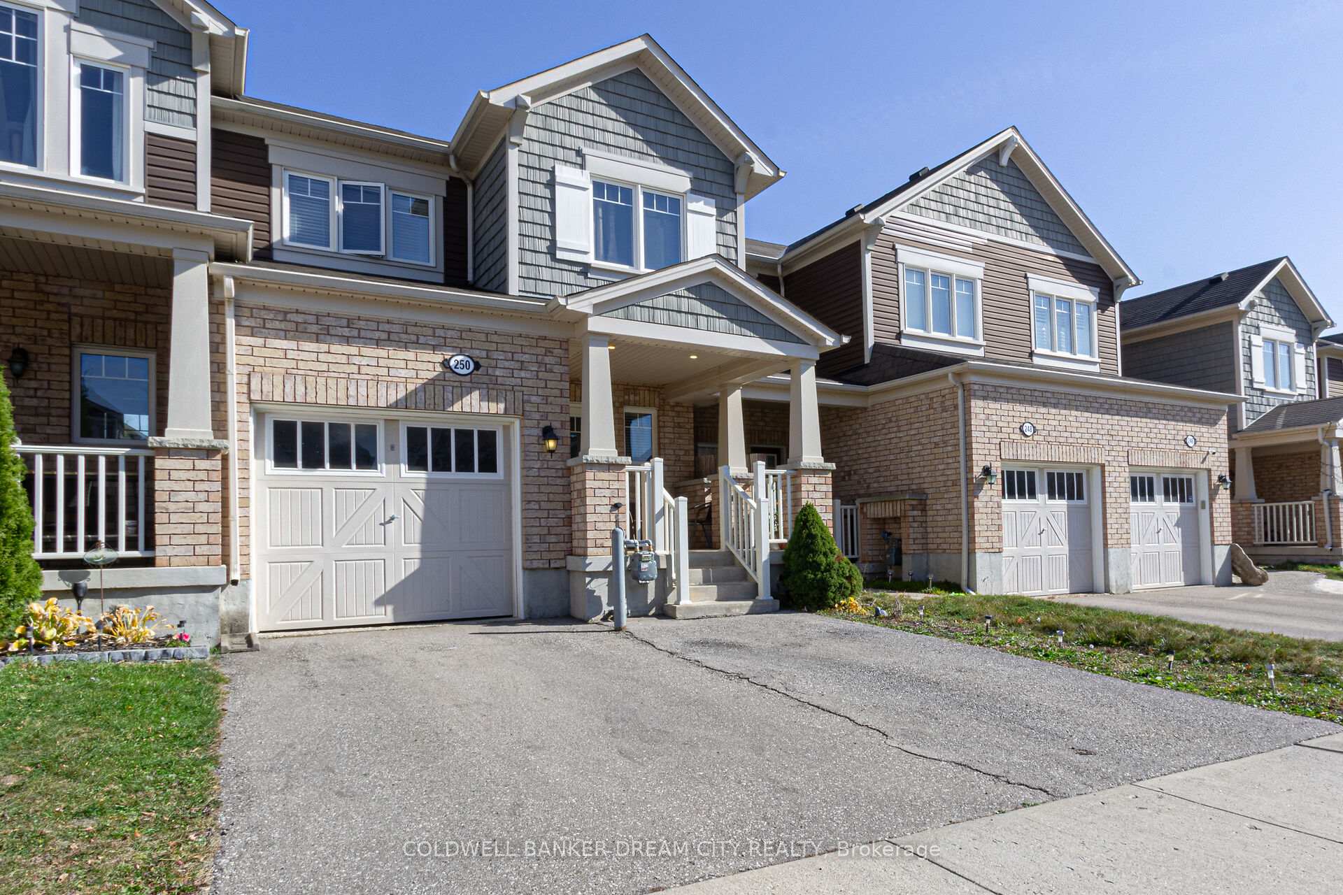 Photo 3 of 250 Apple Hill Crescent, Kitchener — HOMEH
