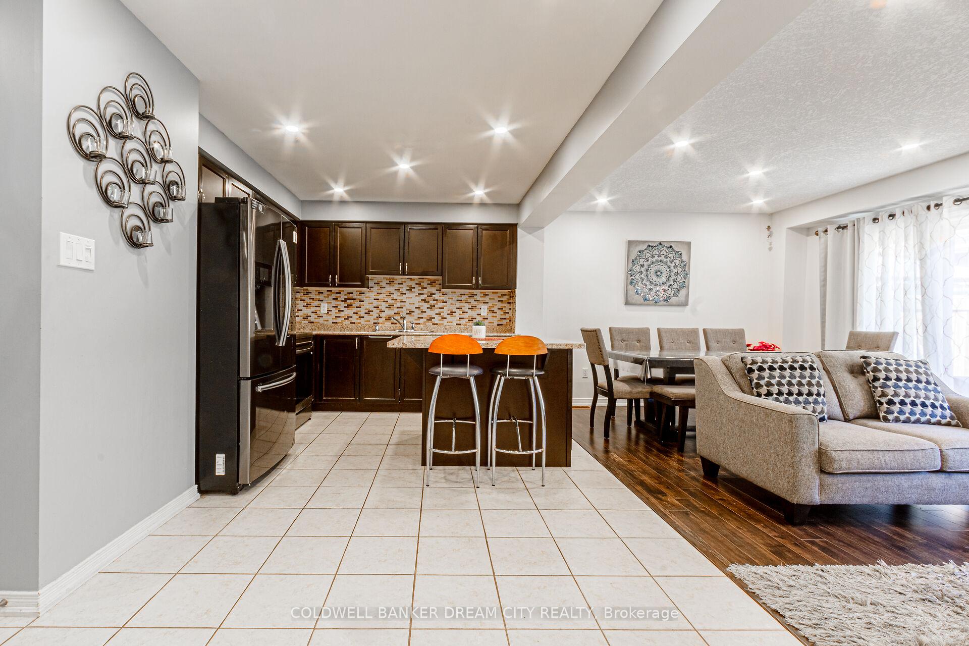 Photo 8 of 250 Apple Hill Crescent, Kitchener — HOMEH
