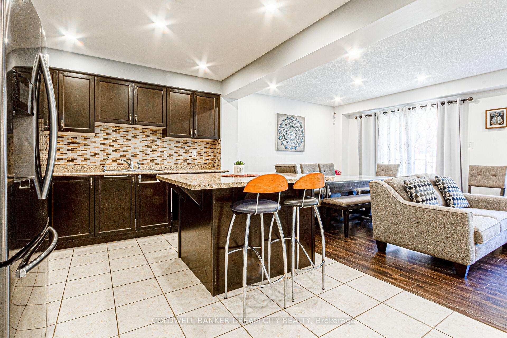 Photo 9 of 250 Apple Hill Crescent, Kitchener — HOMEH