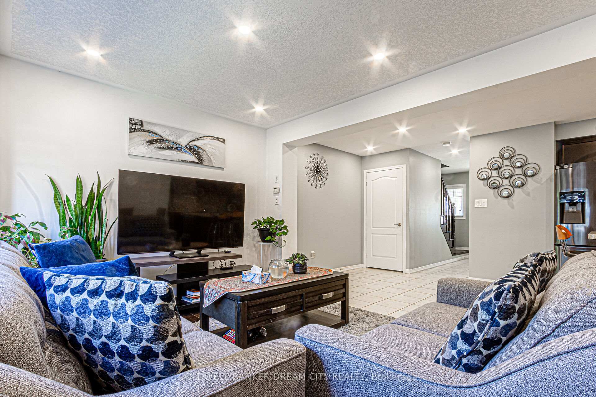 Photo 14 of 250 Apple Hill Crescent, Kitchener — HOMEH