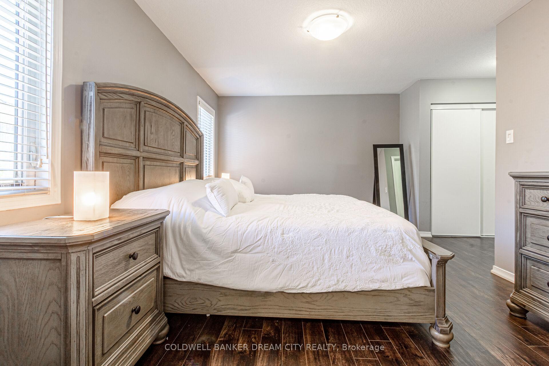 Photo 19 of 250 Apple Hill Crescent, Kitchener — HOMEH