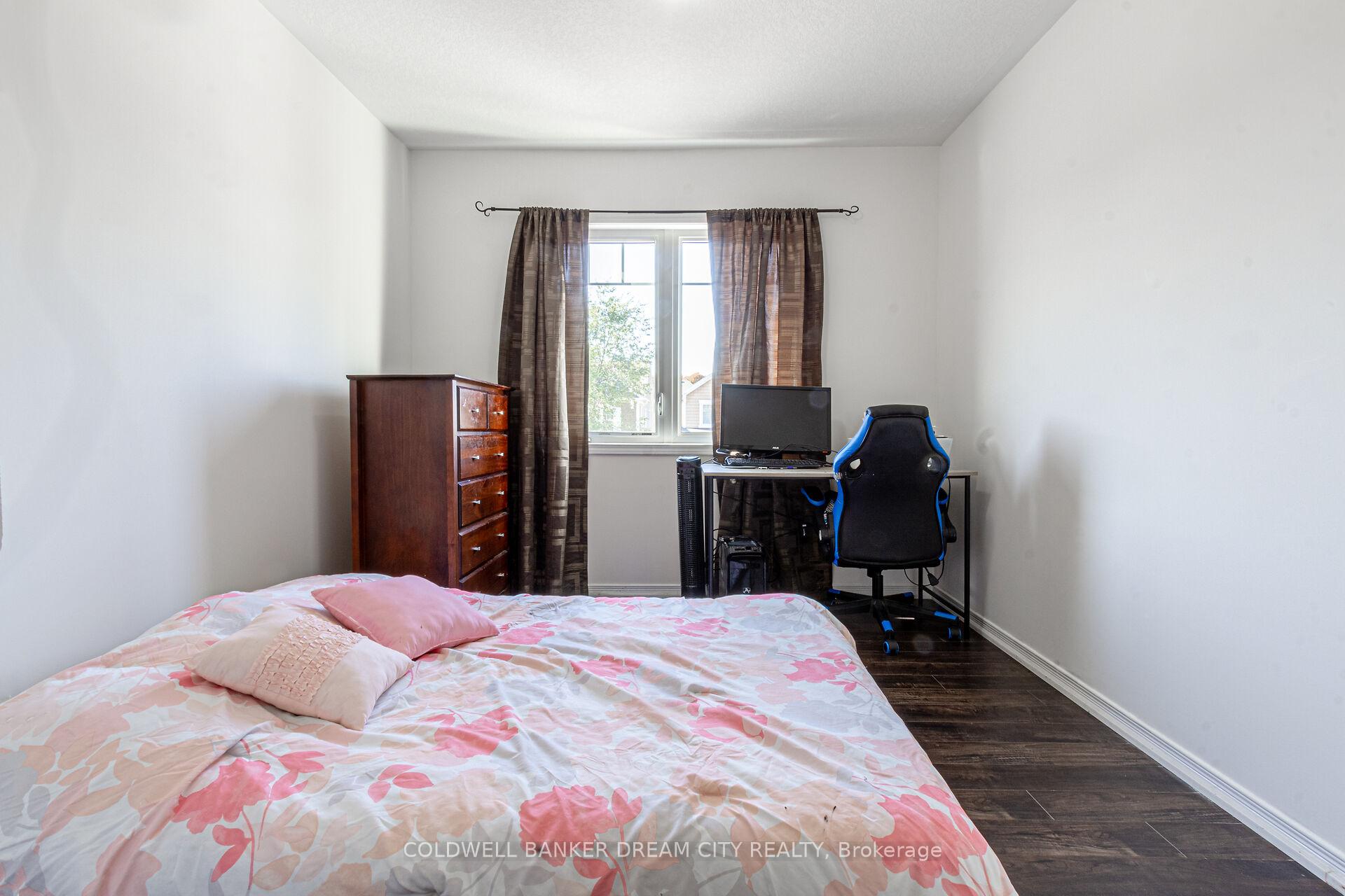 Photo 22 of 250 Apple Hill Crescent, Kitchener — HOMEH