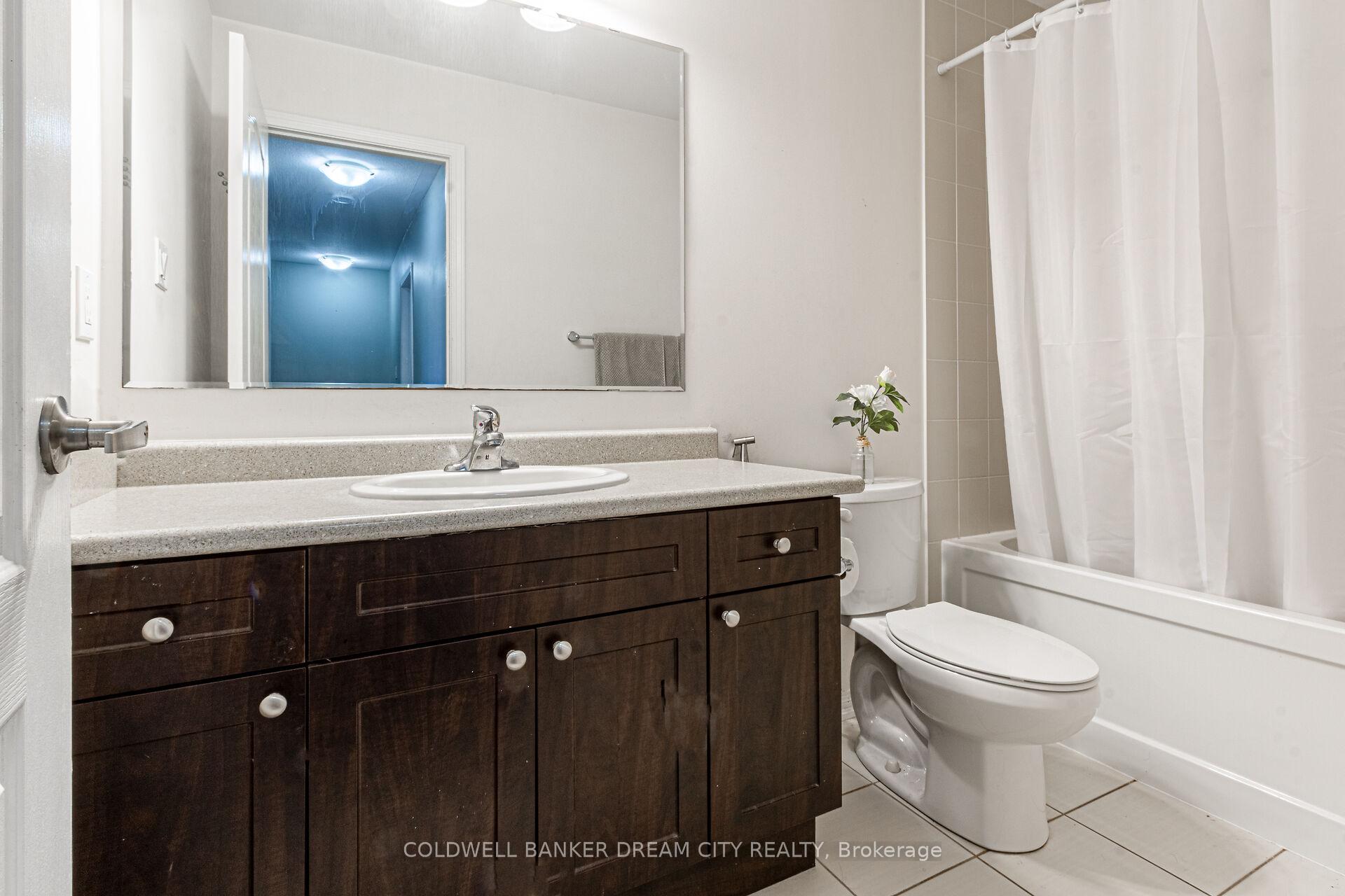 Photo 23 of 250 Apple Hill Crescent, Kitchener — HOMEH