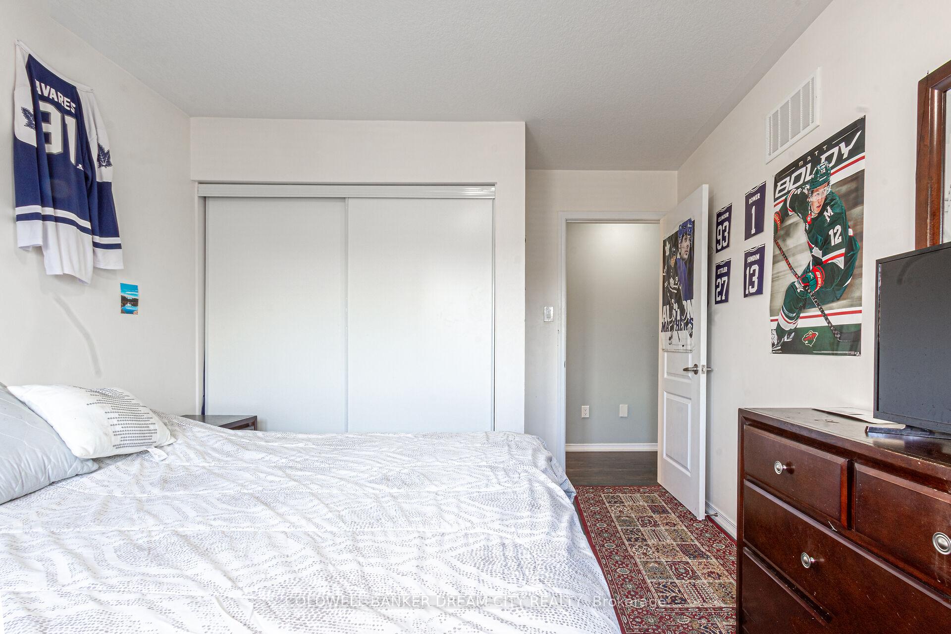 Photo 25 of 250 Apple Hill Crescent, Kitchener — HOMEH