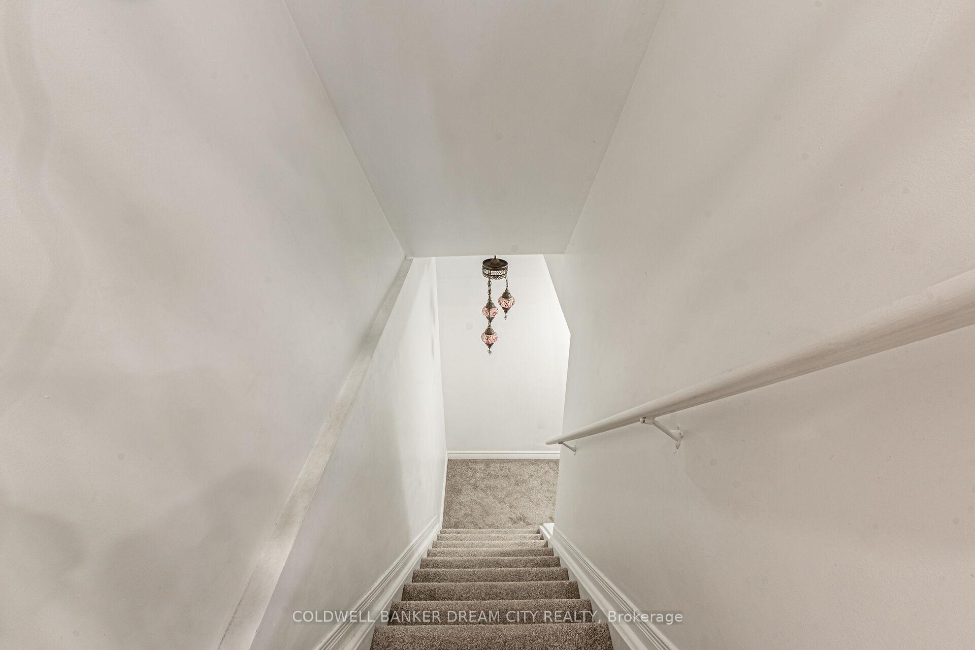 Photo 26 of 250 Apple Hill Crescent, Kitchener — HOMEH