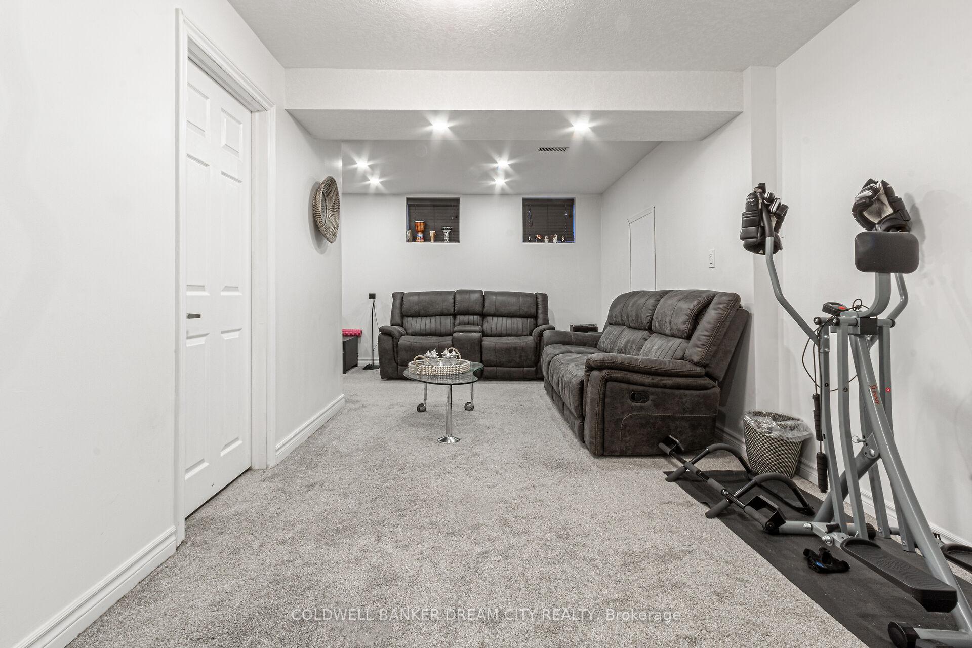 Photo 28 of 250 Apple Hill Crescent, Kitchener — HOMEH