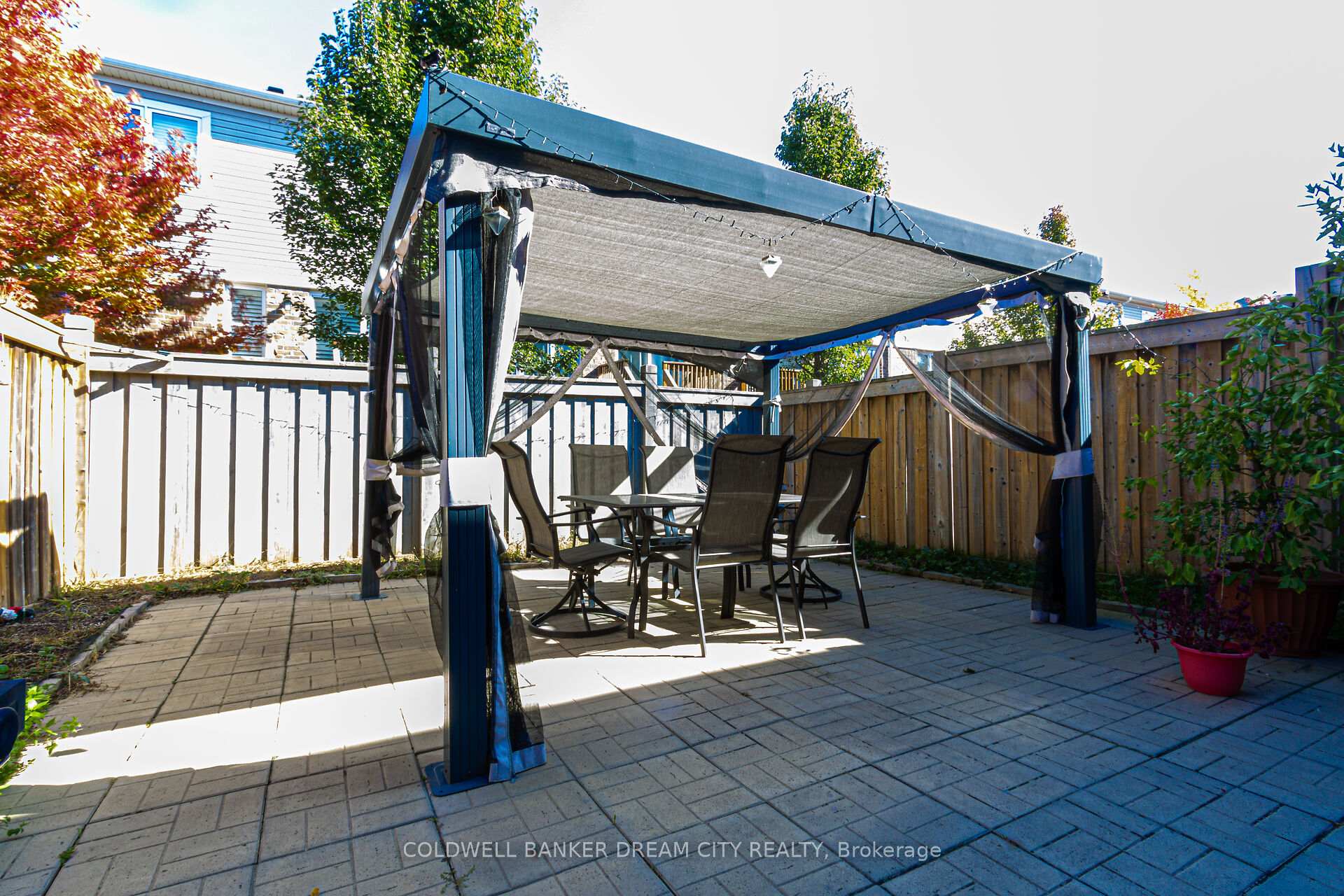 Photo 30 of 250 Apple Hill Crescent, Kitchener — HOMEH