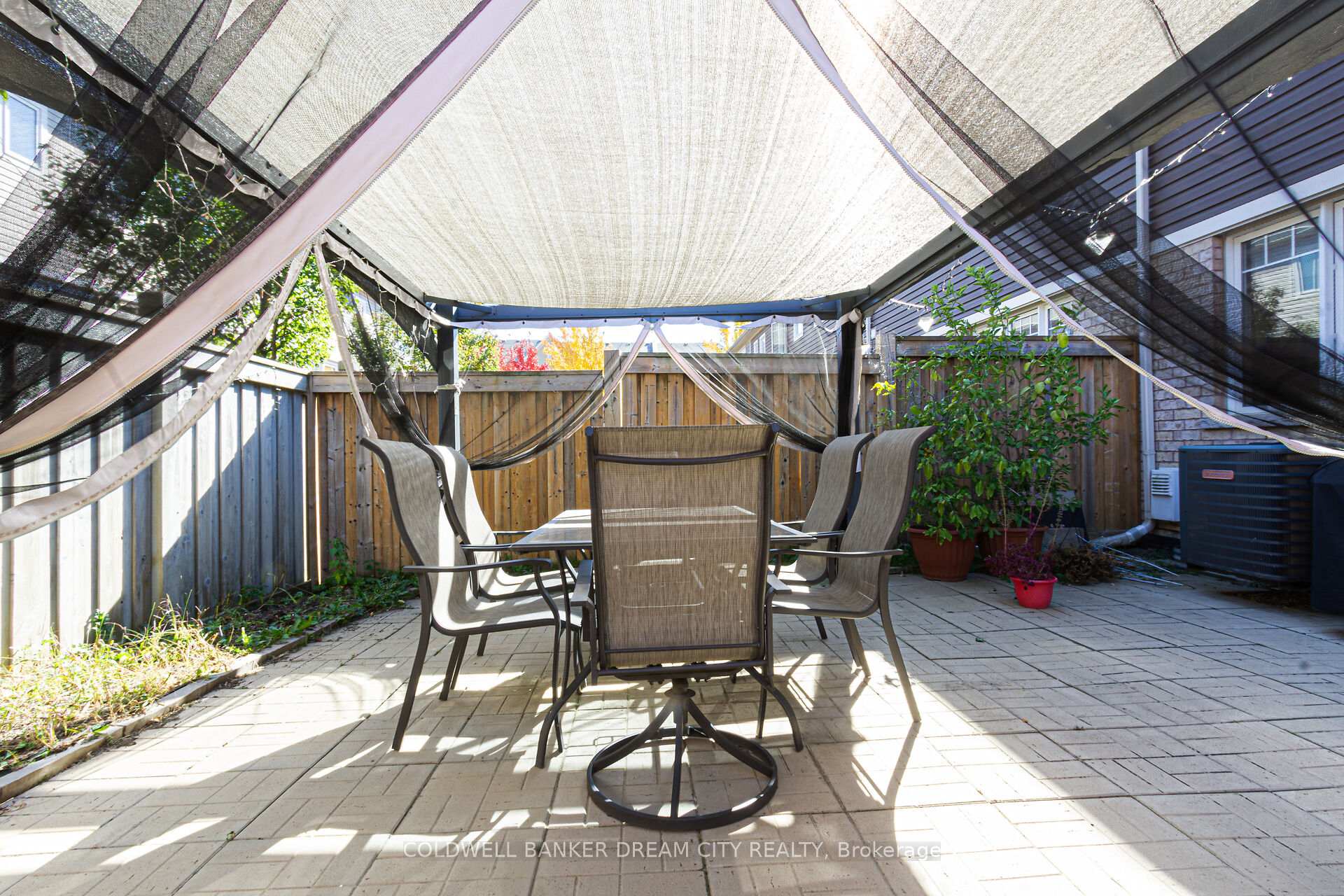 Photo 31 of 250 Apple Hill Crescent, Kitchener — HOMEH