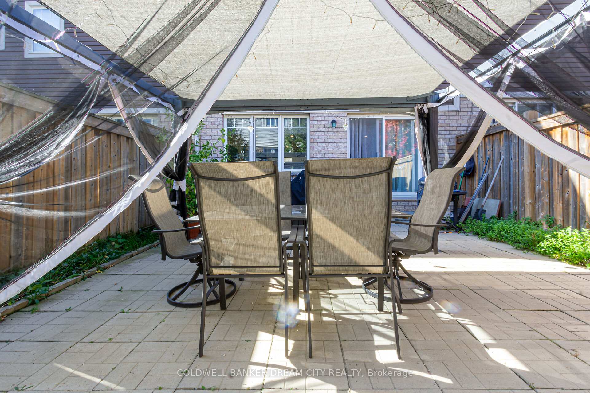 Photo 32 of 250 Apple Hill Crescent, Kitchener — HOMEH