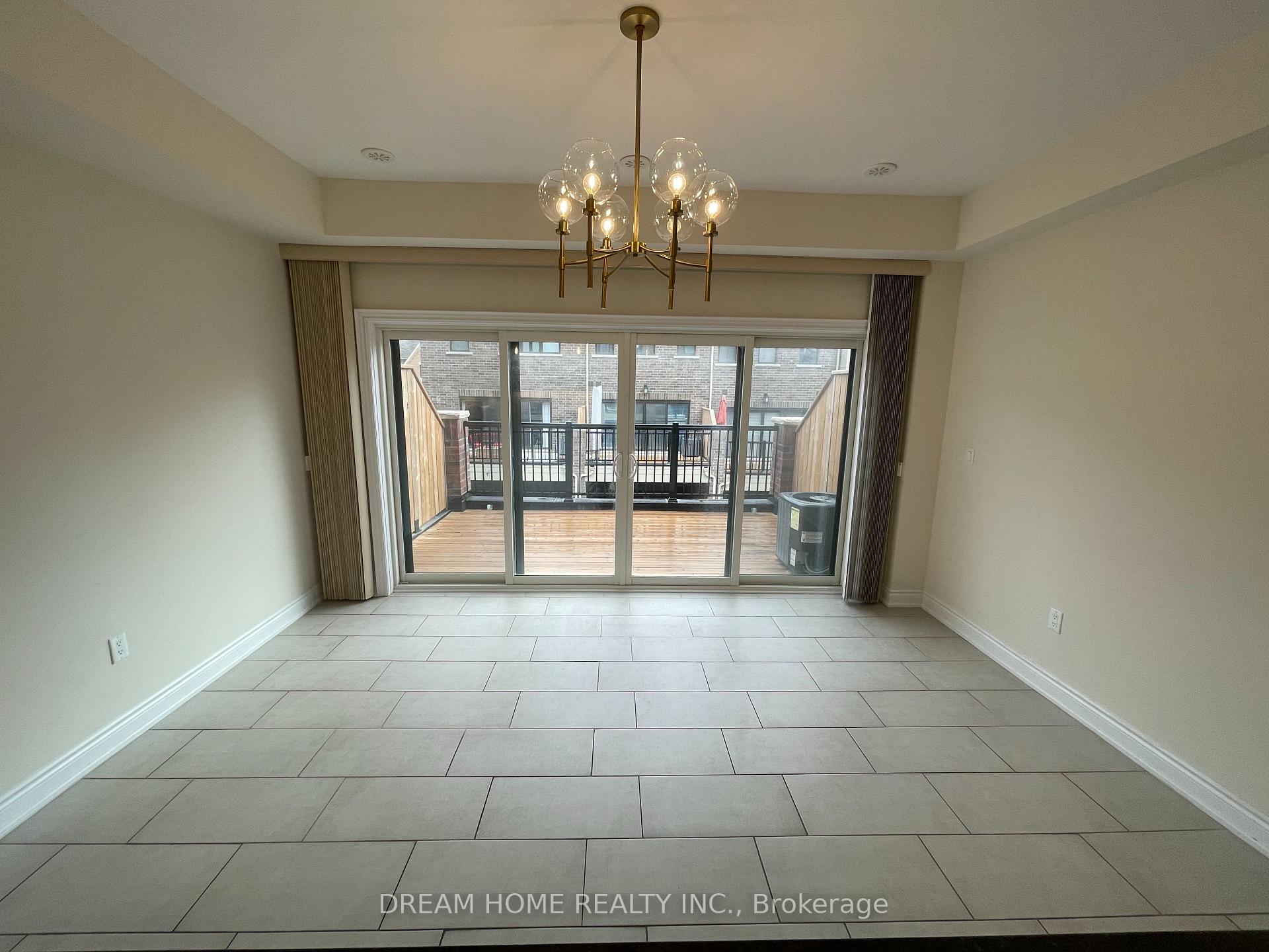 Photo 13 of 6 Cafaro Lane, Markham, Victoria Square — HOMEH