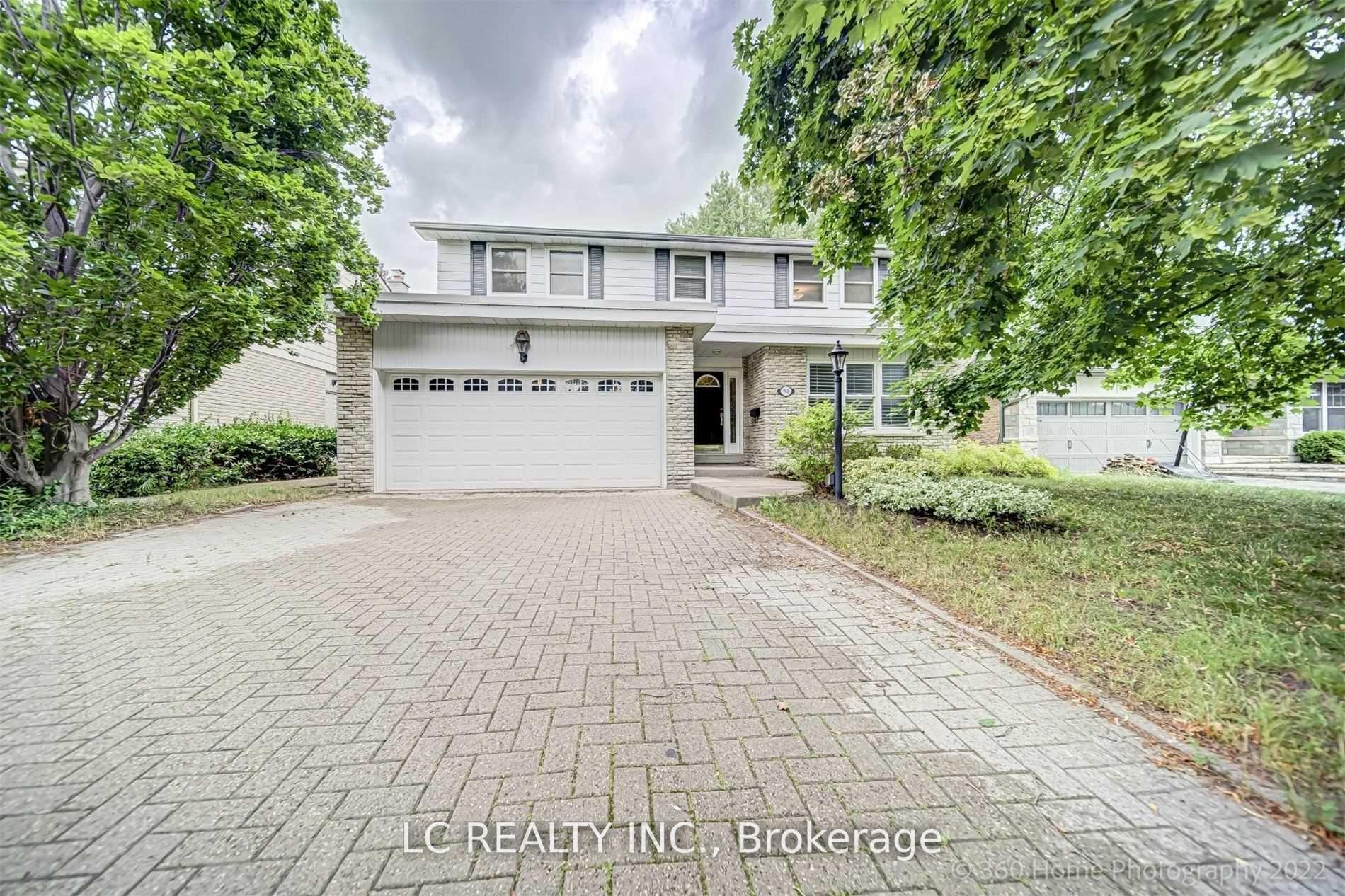 Front of 92 Emmeloord Crescent