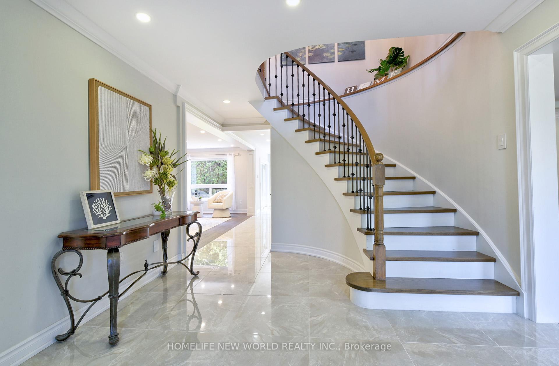 Photo 3 of 80 Millstone Court, Markham, Unionville — HOMEH