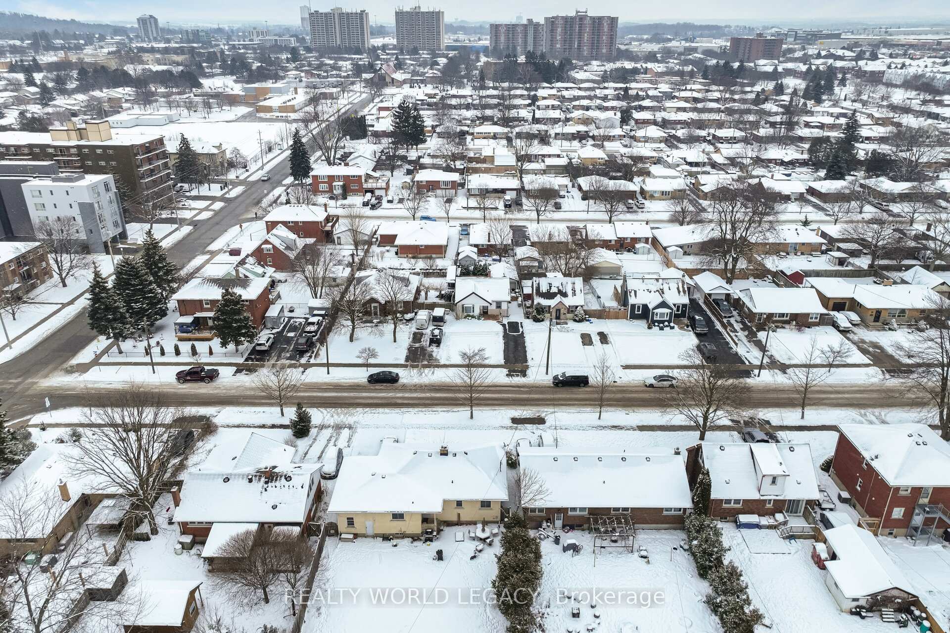 Photo 3 of 141 Ninth Avenue, Kitchener — HOMEH