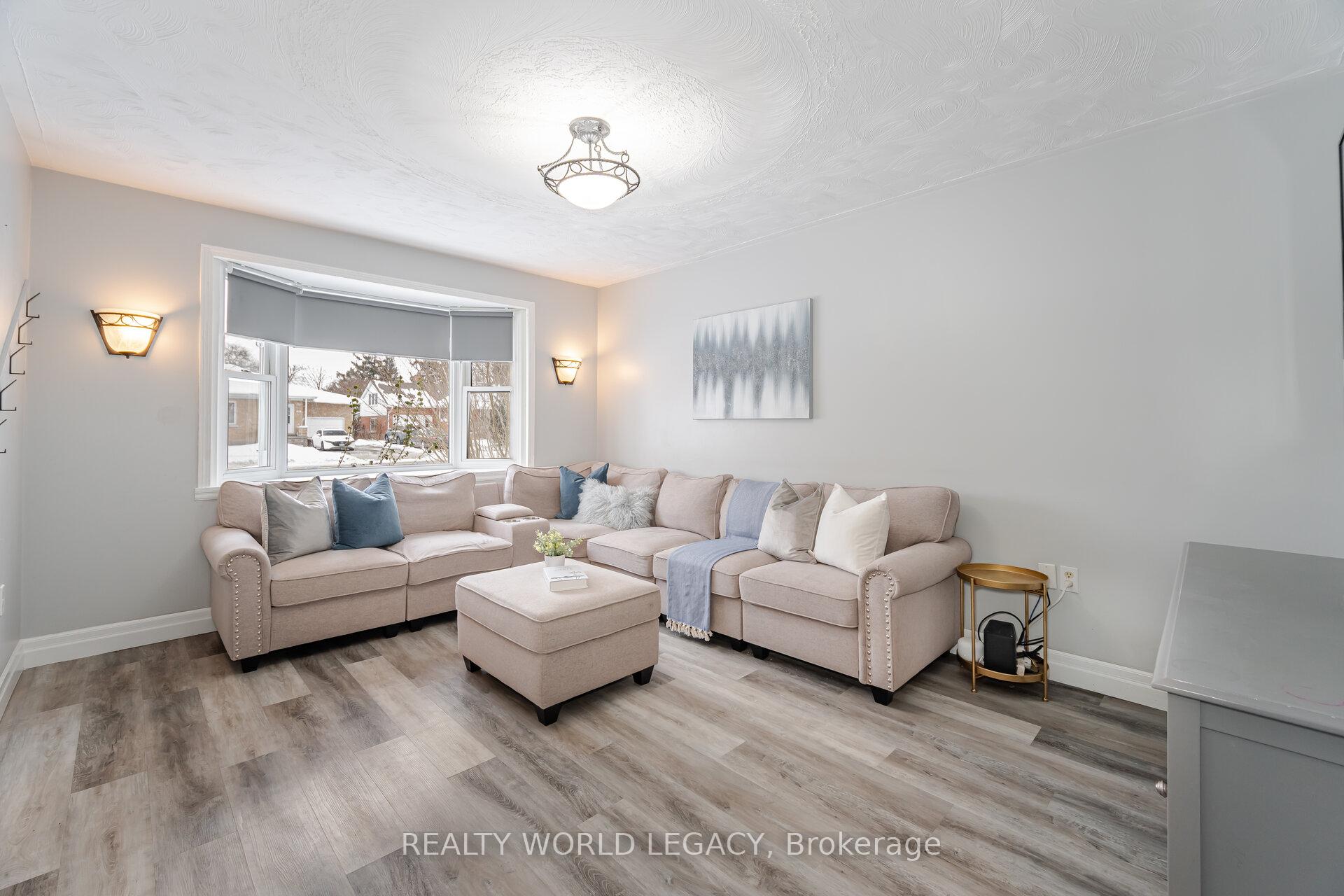 Photo 11 of 141 Ninth Avenue, Kitchener — HOMEH