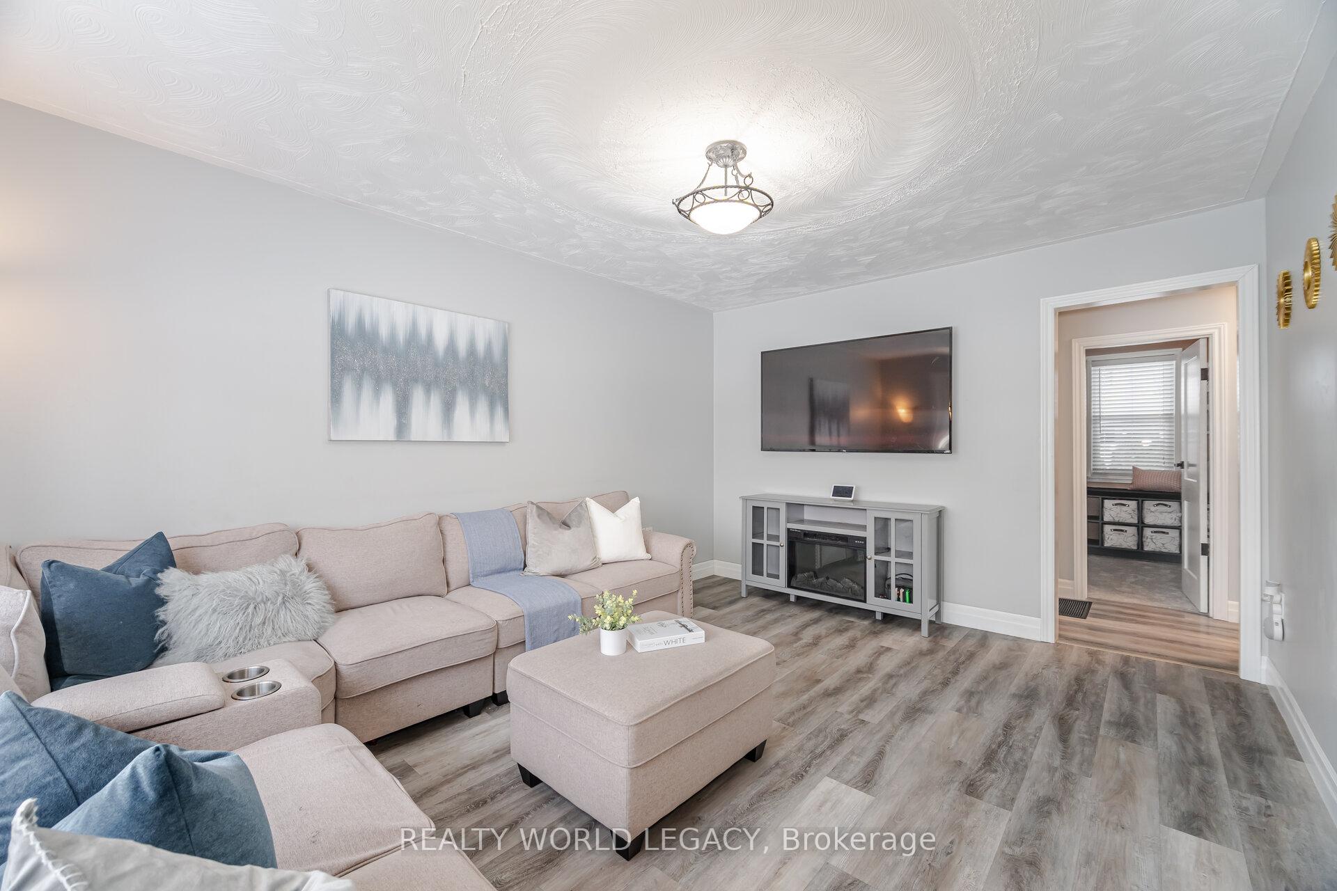 Photo 13 of 141 Ninth Avenue, Kitchener — HOMEH