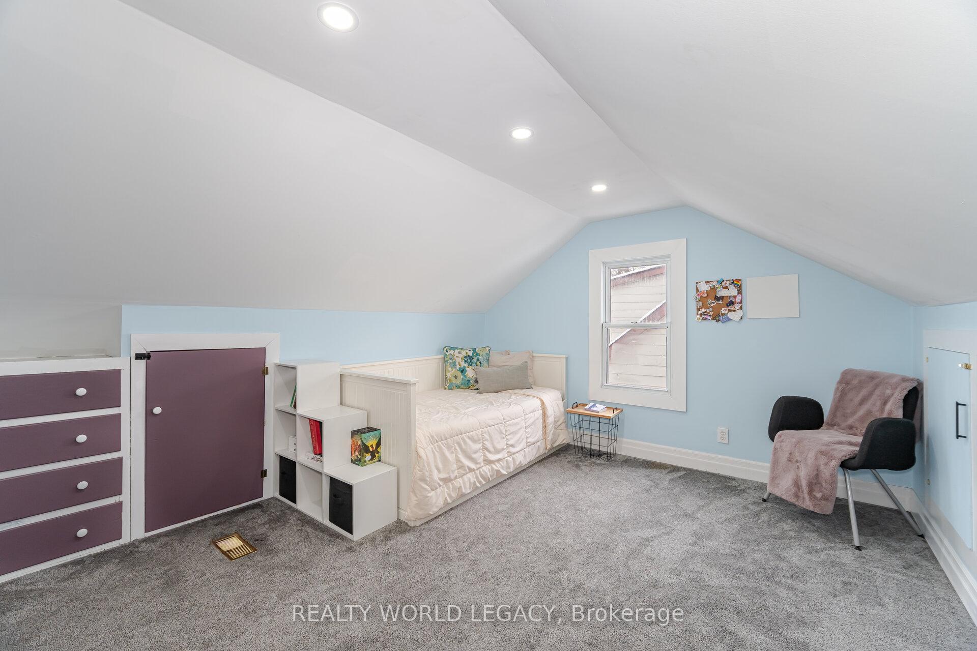 Photo 19 of 141 Ninth Avenue, Kitchener — HOMEH