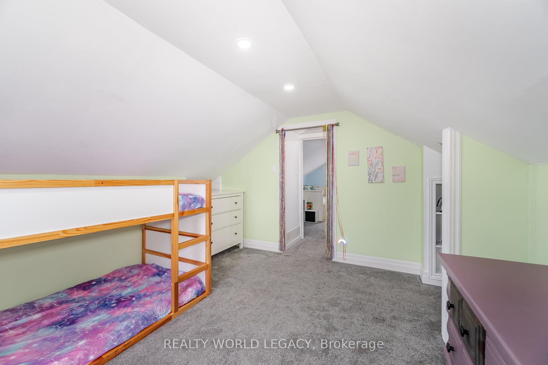 Photo 21 of 141 Ninth Avenue, Kitchener — HOMEH