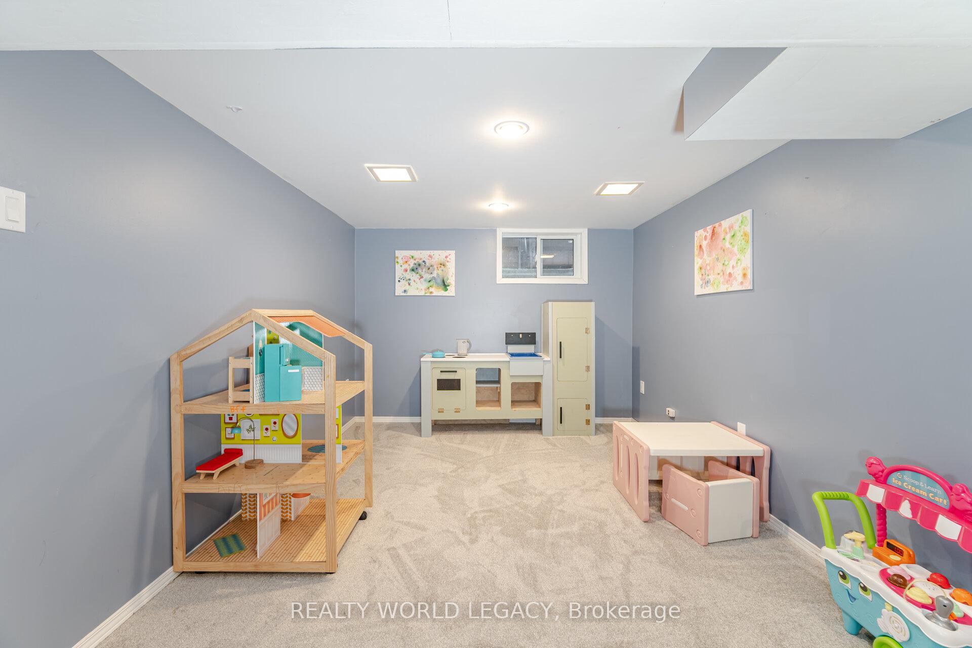 Photo 27 of 141 Ninth Avenue, Kitchener — HOMEH