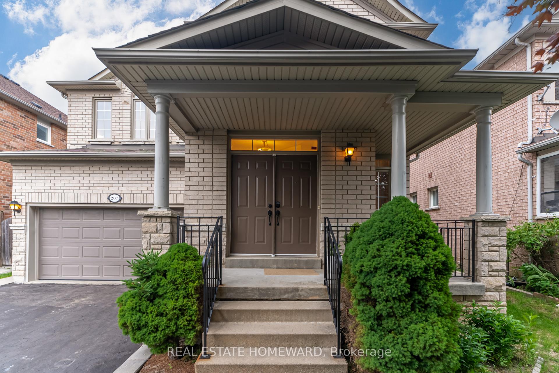 Photo 2 of 207 Valentina Drive, Markham, Village Green-South Unionville — HOMEH