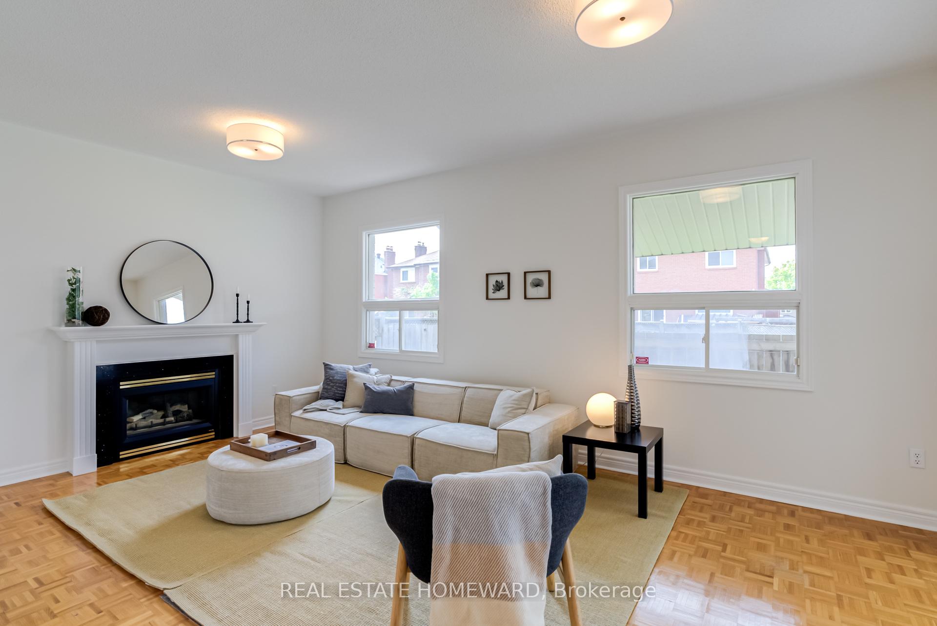 Photo 7 of 207 Valentina Drive, Markham, Village Green-South Unionville — HOMEH