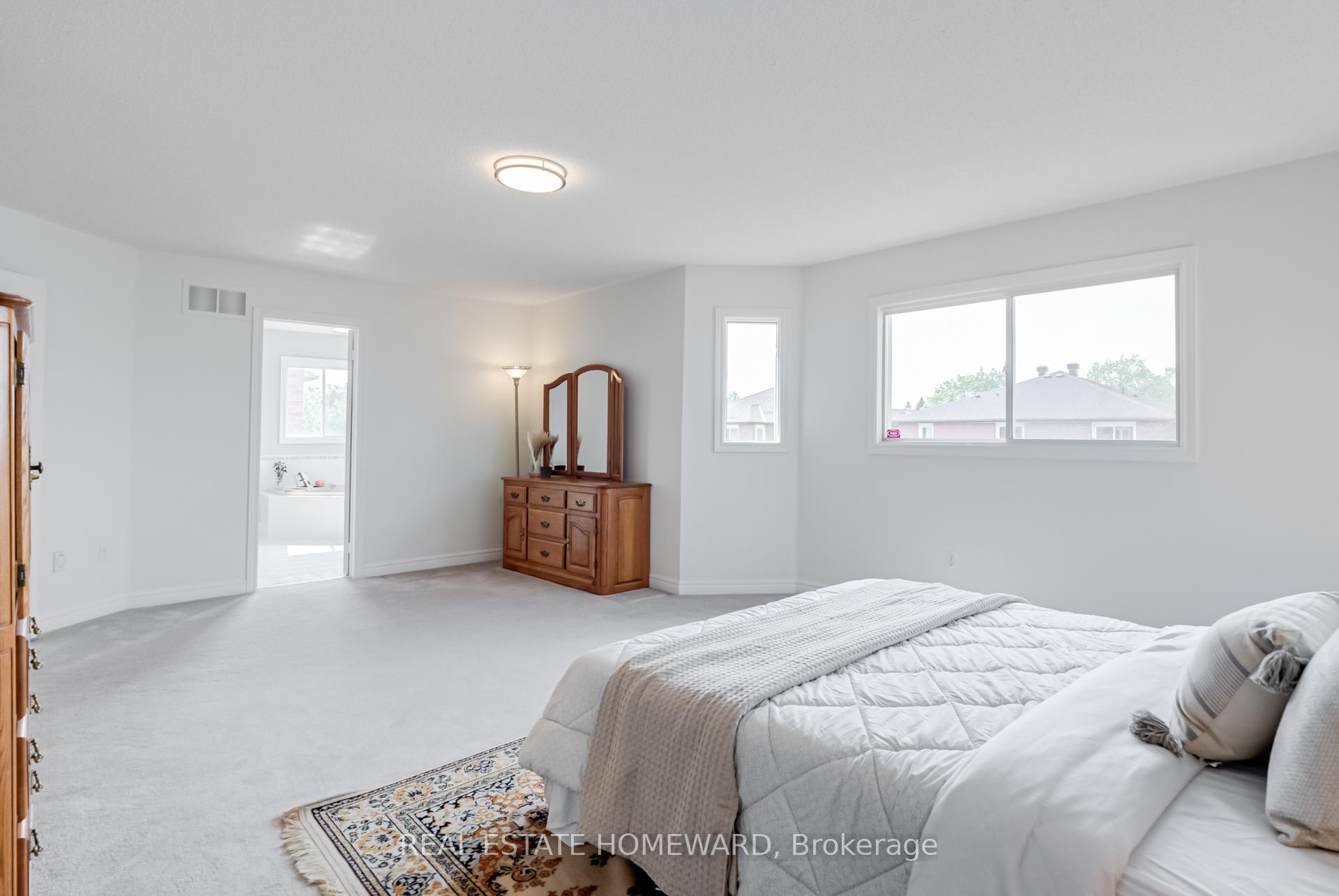 Photo 22 of 207 Valentina Drive, Markham, Village Green-South Unionville — HOMEH