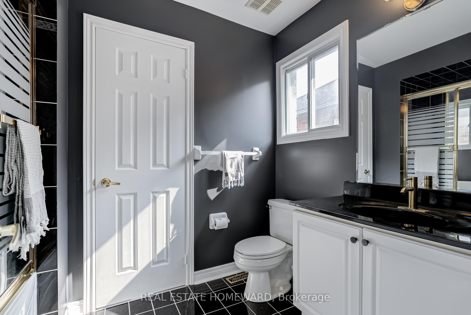 Photo 27 of 207 Valentina Drive, Markham, Village Green-South Unionville — HOMEH