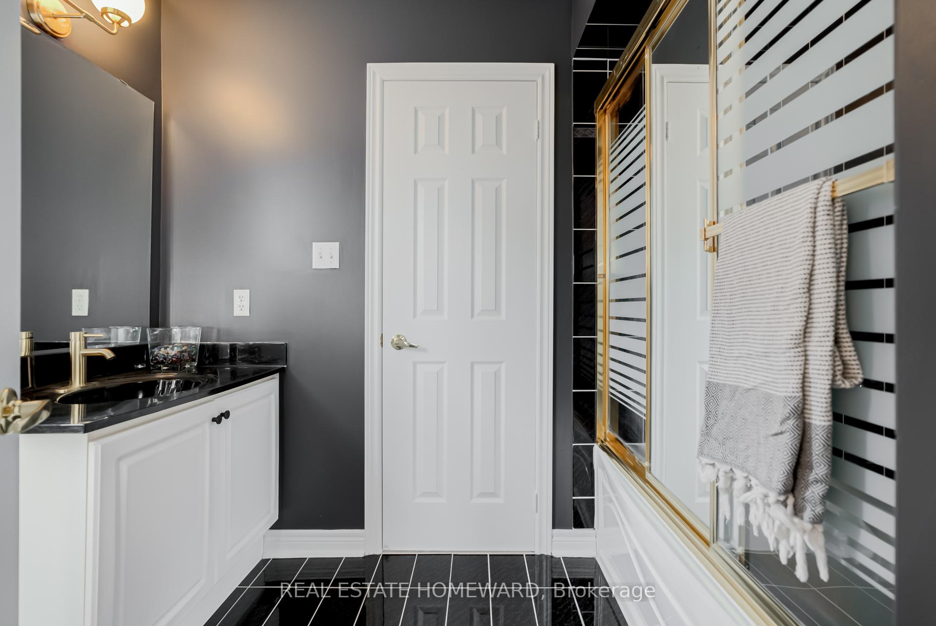 Photo 30 of 207 Valentina Drive, Markham, Village Green-South Unionville — HOMEH