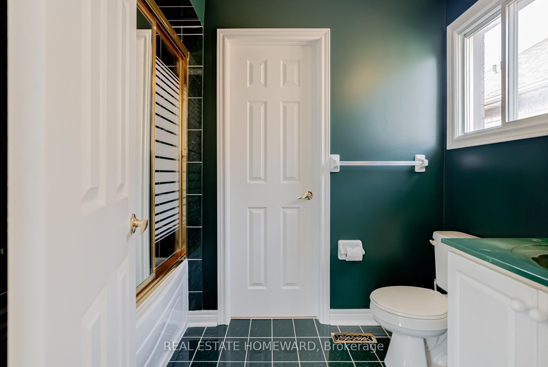 Photo 32 of 207 Valentina Drive, Markham, Village Green-South Unionville — HOMEH