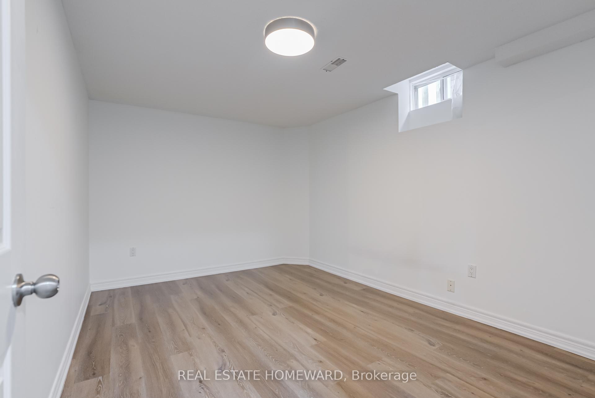 Photo 41 of 207 Valentina Drive, Markham, Village Green-South Unionville — HOMEH