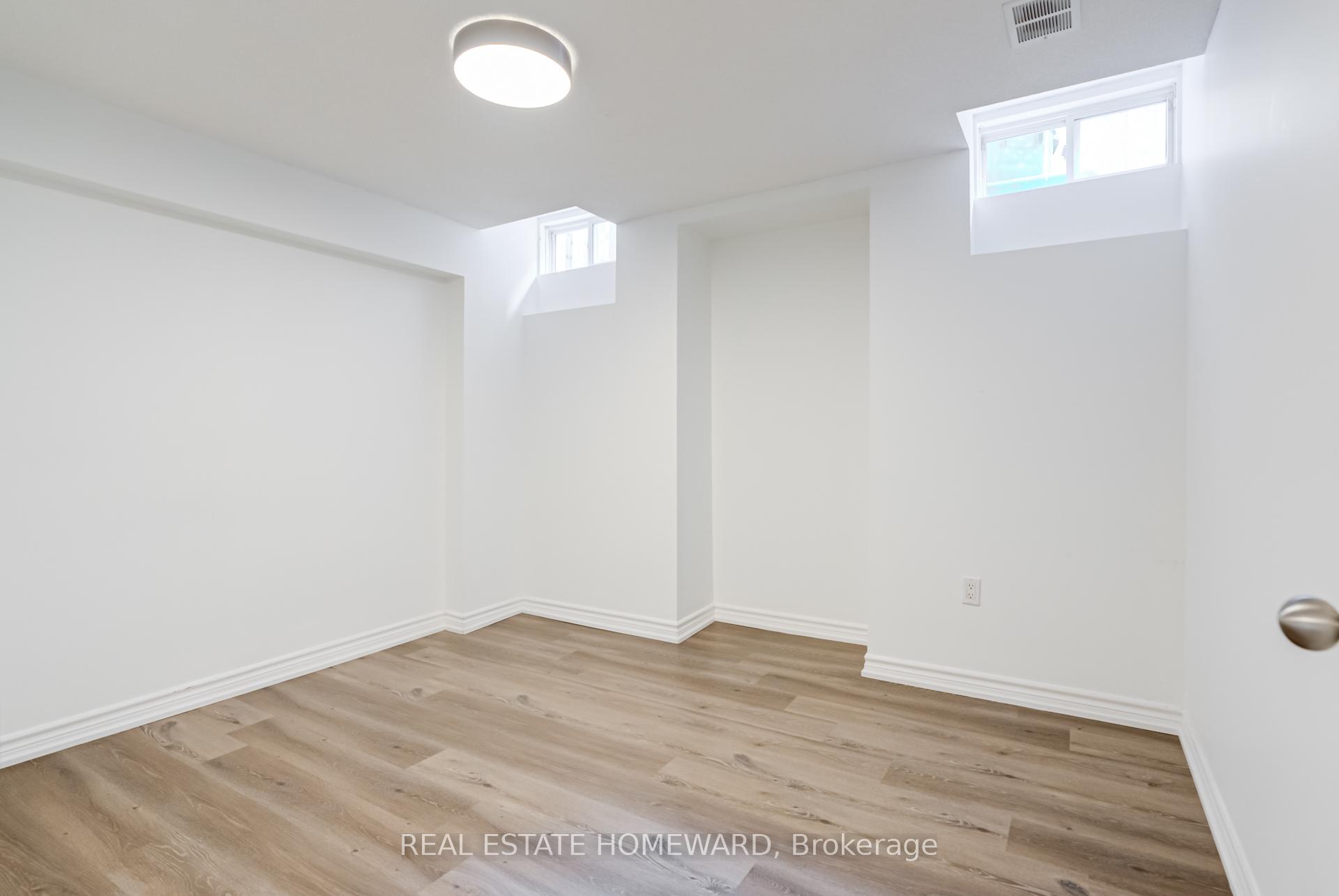 Photo 43 of 207 Valentina Drive, Markham, Village Green-South Unionville — HOMEH