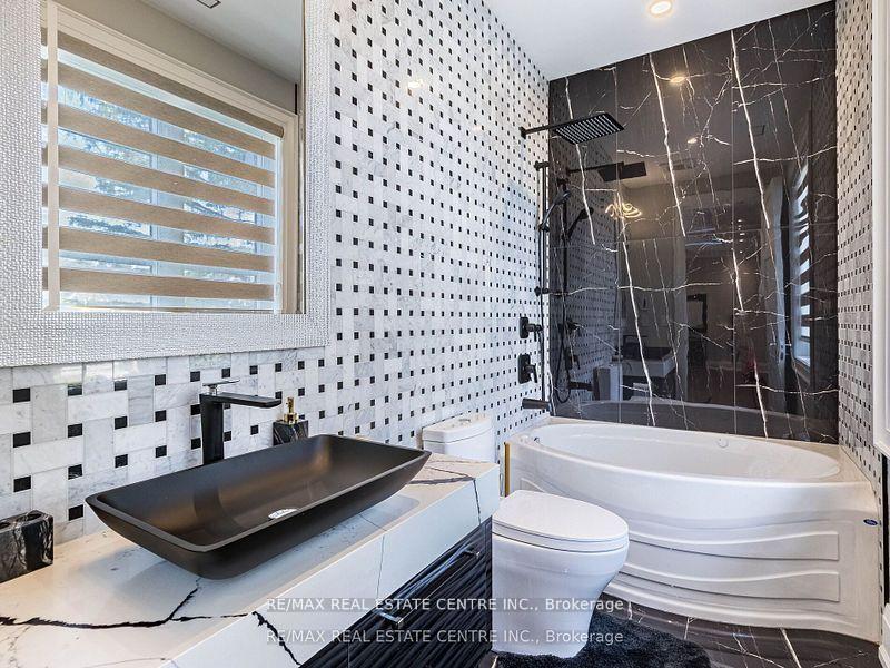 Photo 34 of 1 Huckleberry Lane S, Markham, Bayview Glen — HOMEH