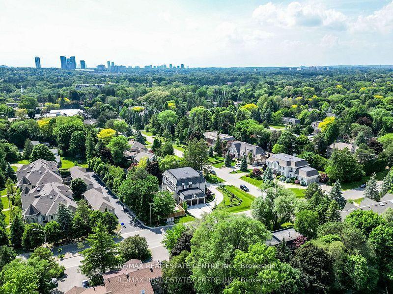 Photo 39 of 1 Huckleberry Lane S, Markham, Bayview Glen — HOMEH