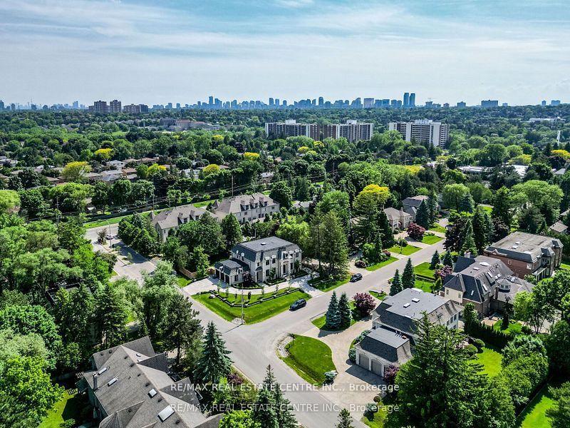 Photo 40 of 1 Huckleberry Lane S, Markham, Bayview Glen — HOMEH