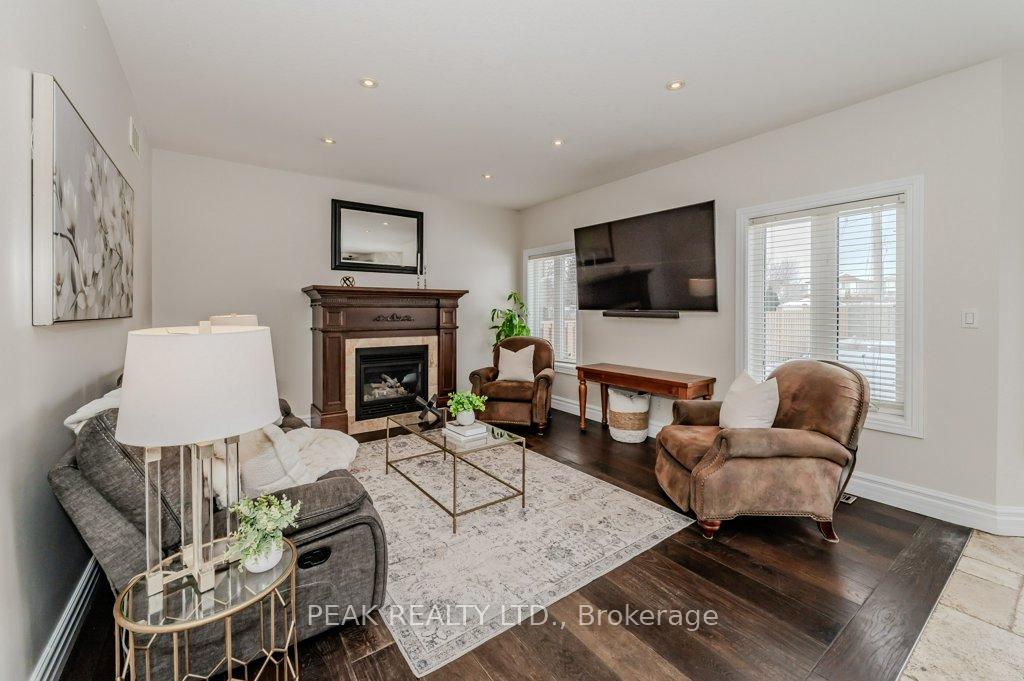 Photo 9 of 14 Paige Street, Kitchener — HOMEH