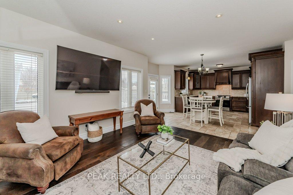 Photo 11 of 14 Paige Street, Kitchener — HOMEH
