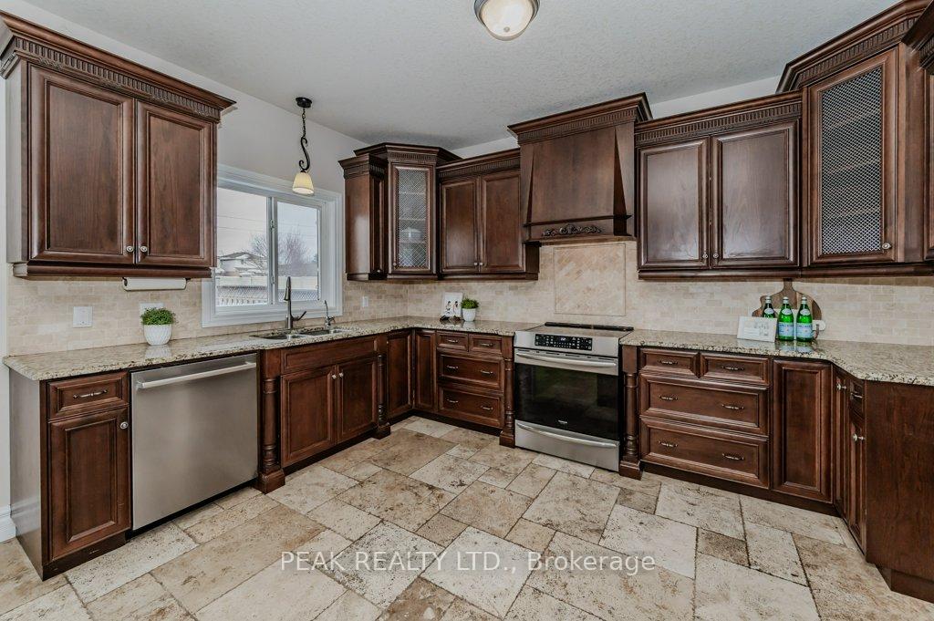 Photo 15 of 14 Paige Street, Kitchener — HOMEH