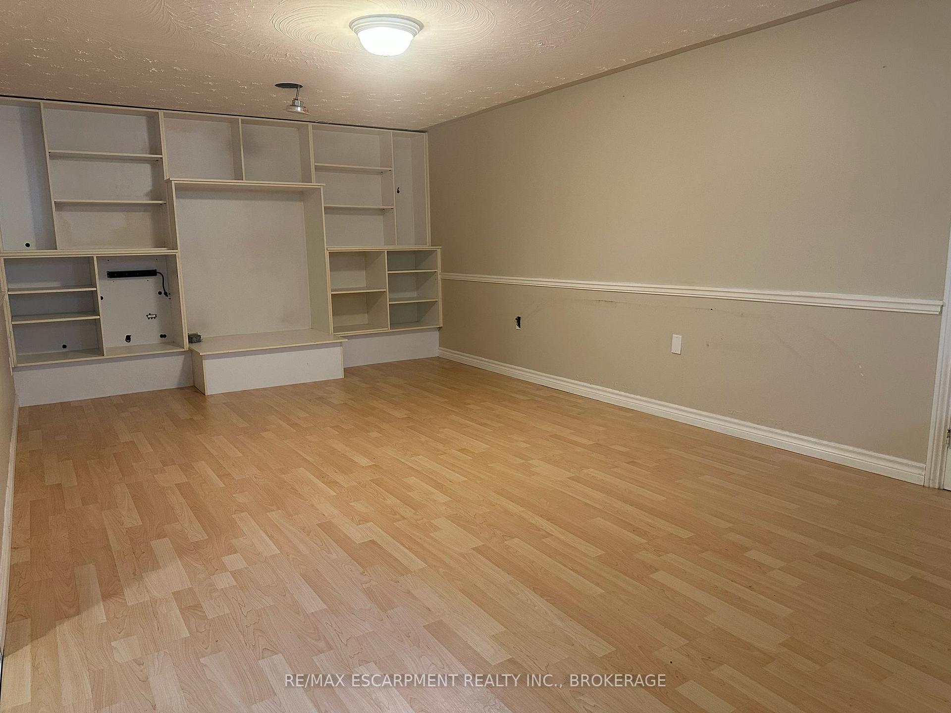 Photo 5 of Unit Lower, 6 Winthrop Place, Hamilton, Stoney Creek — HOMEH