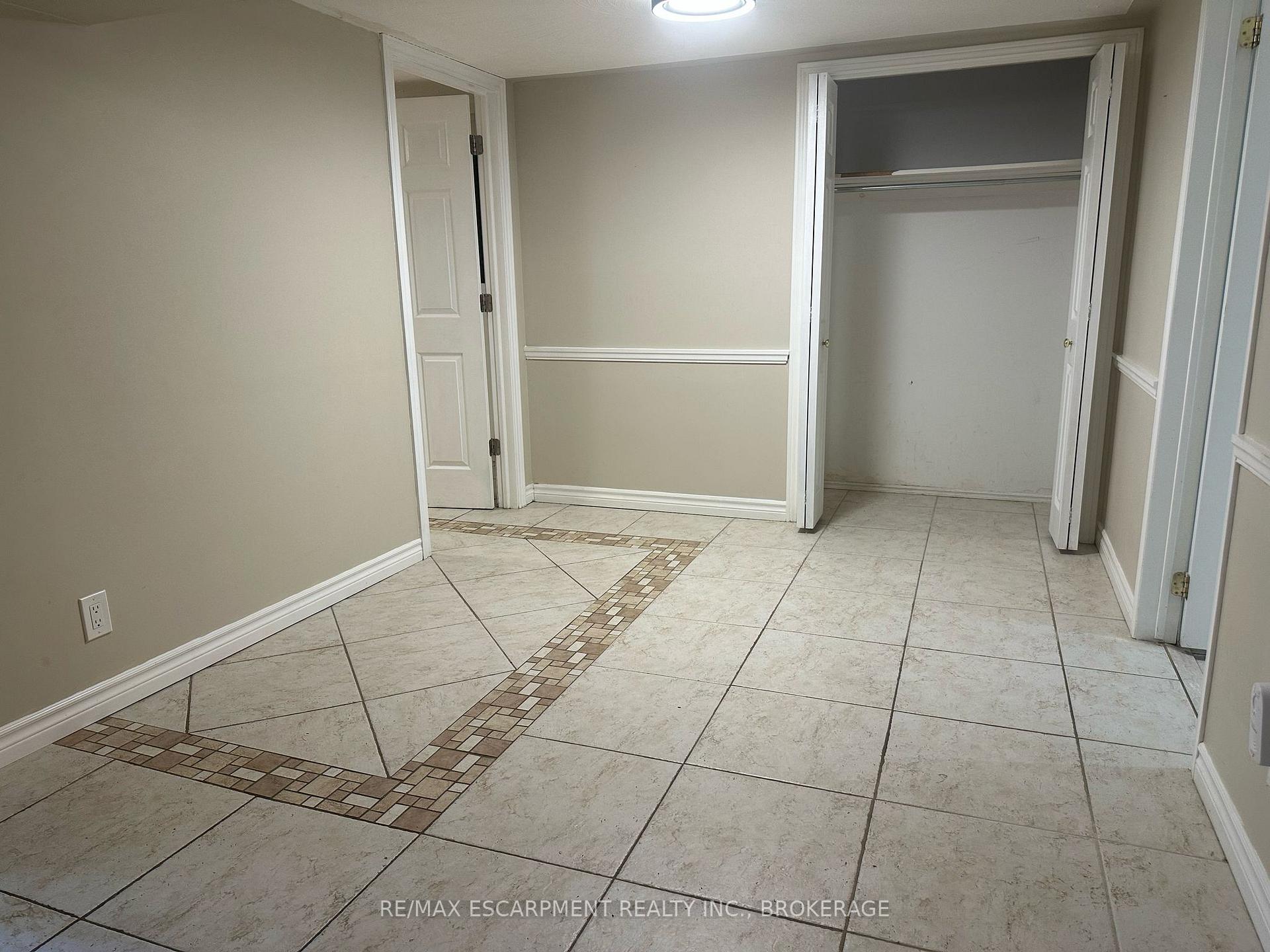 Photo 8 of Unit Lower, 6 Winthrop Place, Hamilton, Stoney Creek — HOMEH