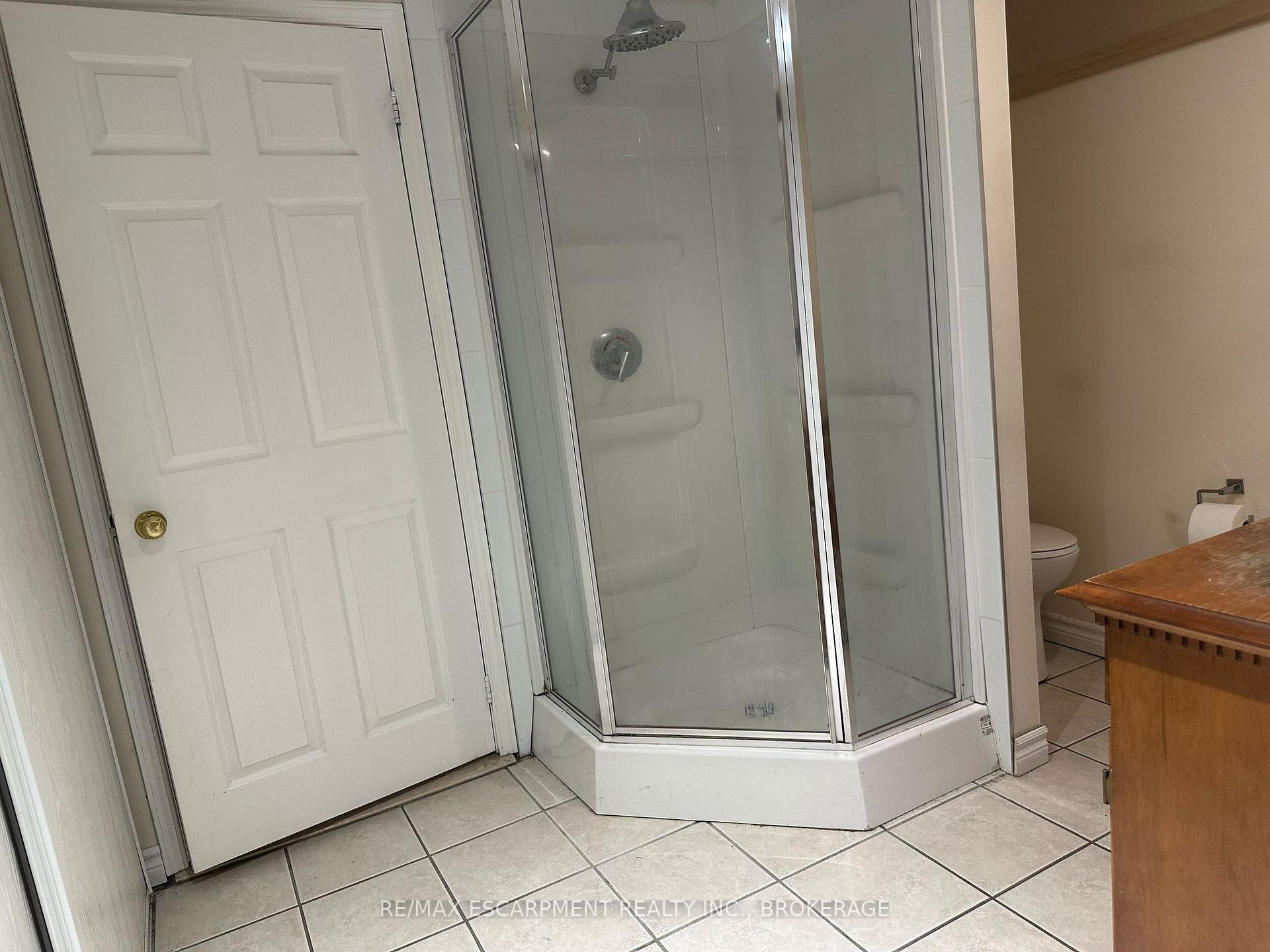 Photo 9 of Unit Lower, 6 Winthrop Place, Hamilton, Stoney Creek — HOMEH