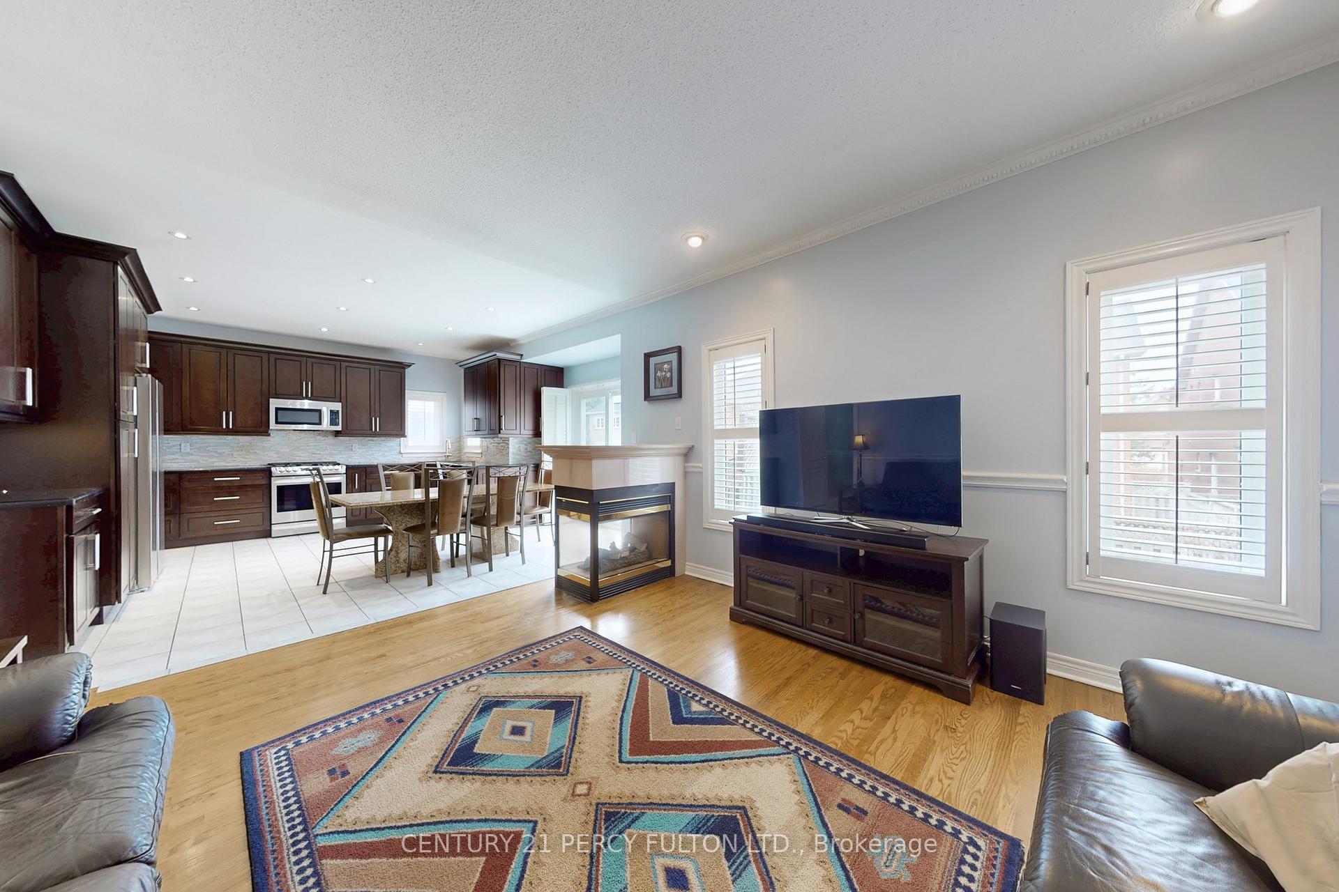 Photo 5 of 119 Elvira Crescent, Markham, Rouge Fairways — HOMEH