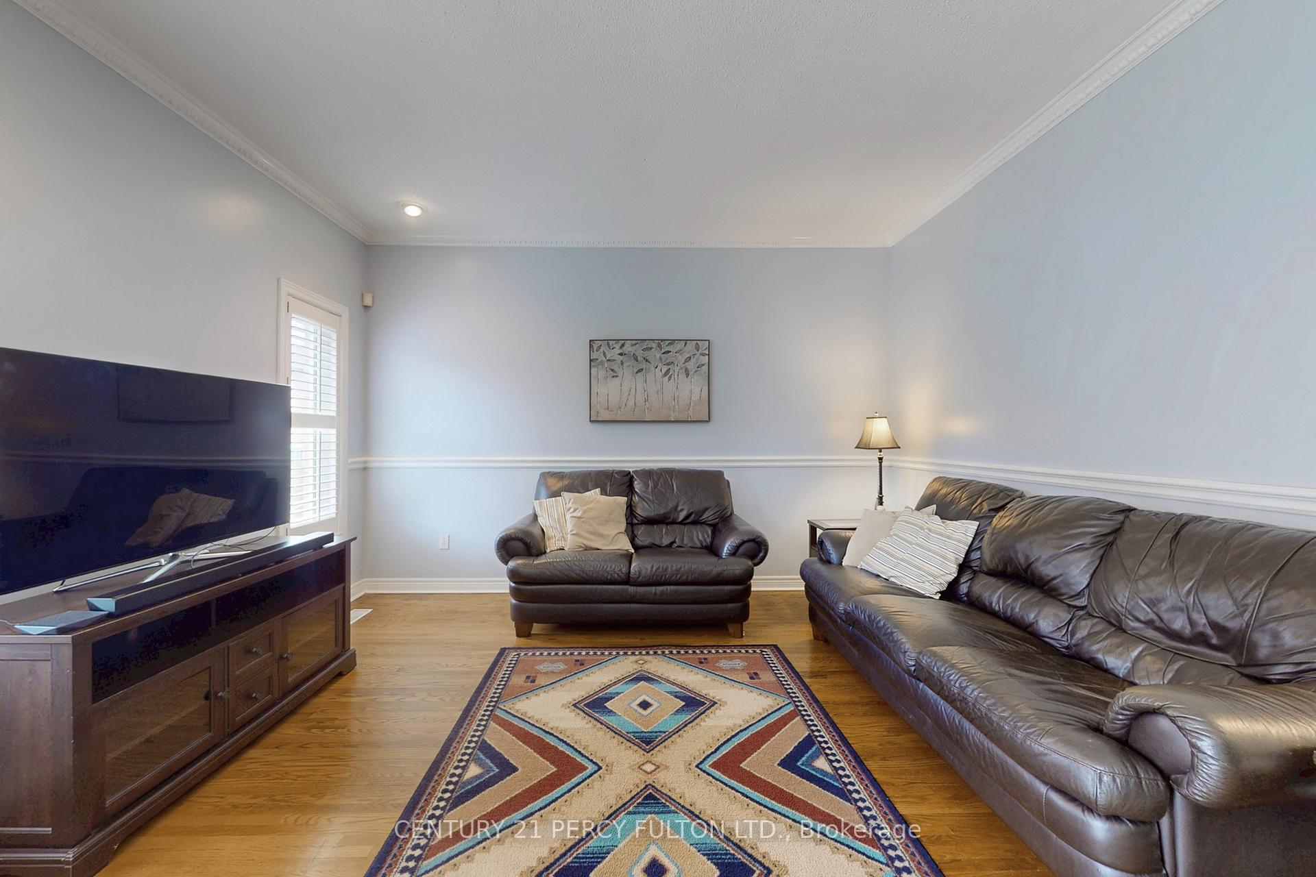 Photo 6 of 119 Elvira Crescent, Markham, Rouge Fairways — HOMEH