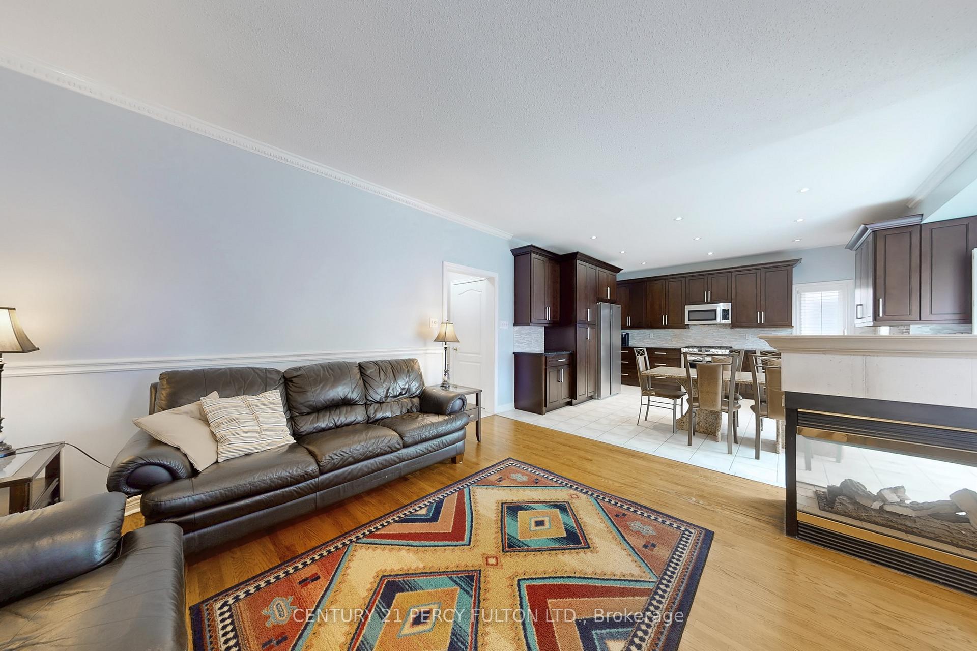 Photo 7 of 119 Elvira Crescent, Markham, Rouge Fairways — HOMEH